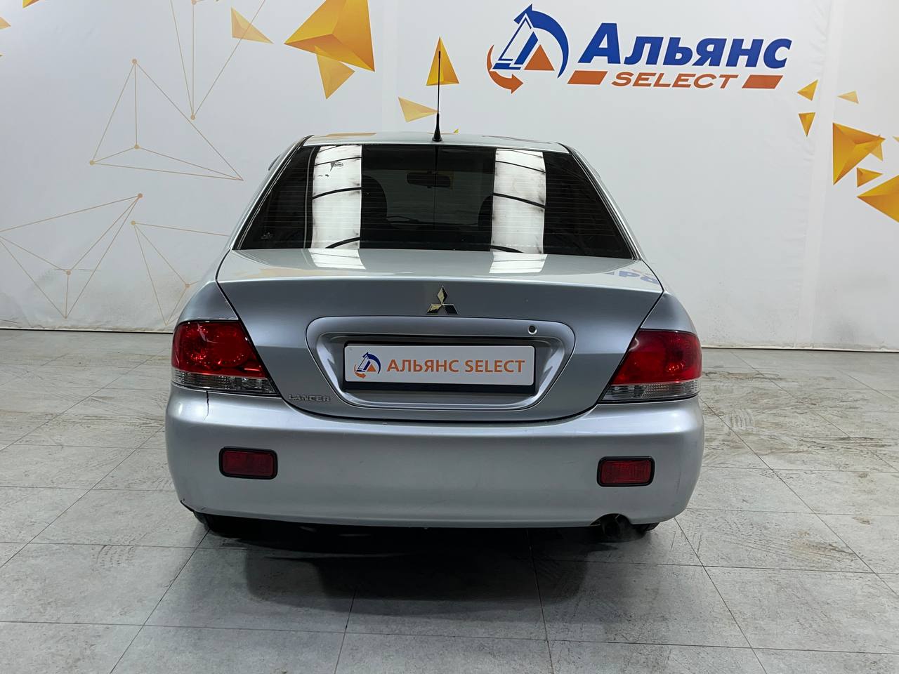 MITSUBISHI LANCER