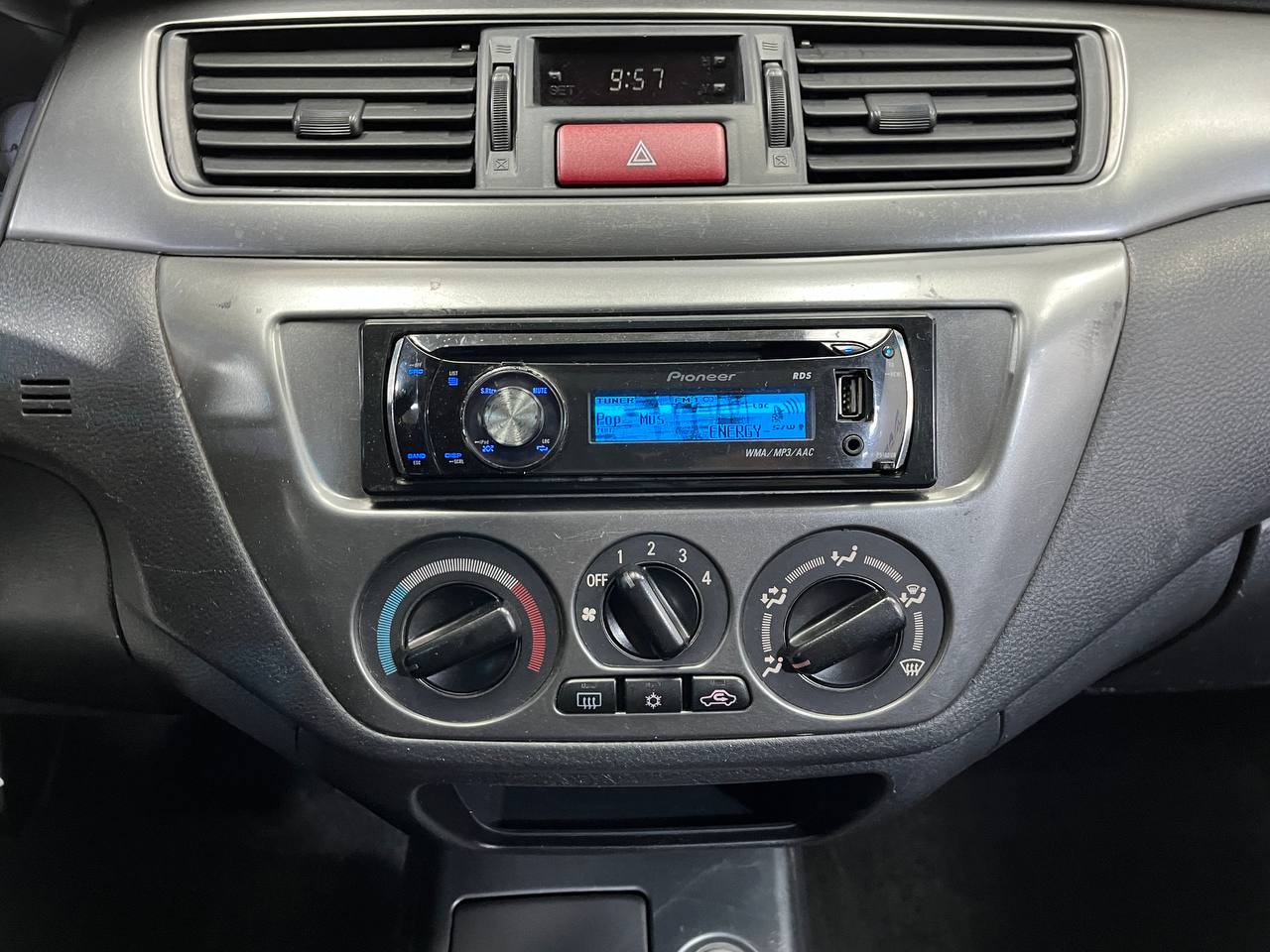 MITSUBISHI LANCER