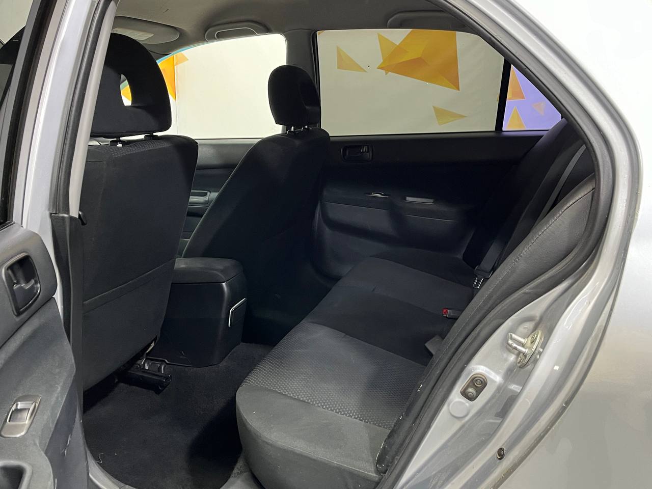 MITSUBISHI LANCER