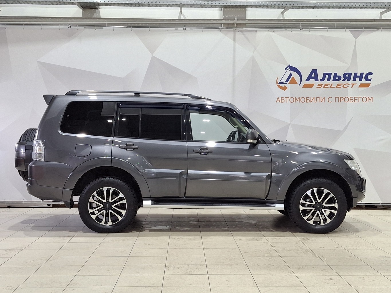 MITSUBISHI PAJERO