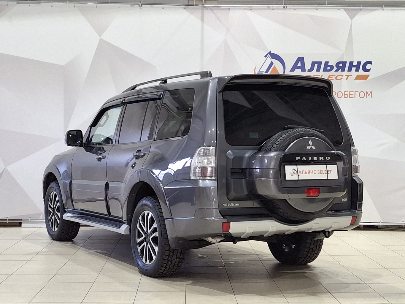 MITSUBISHI PAJERO