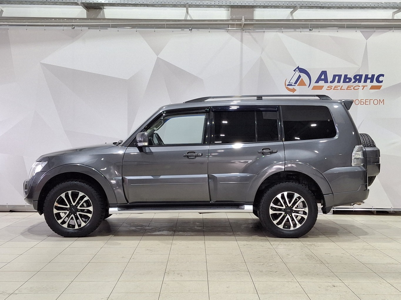 MITSUBISHI PAJERO