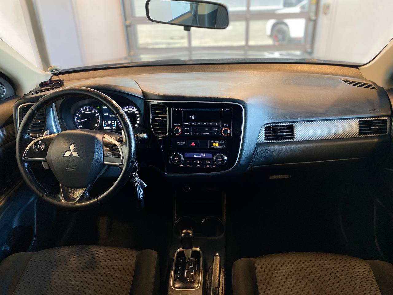 MITSUBISHI OUTLANDER