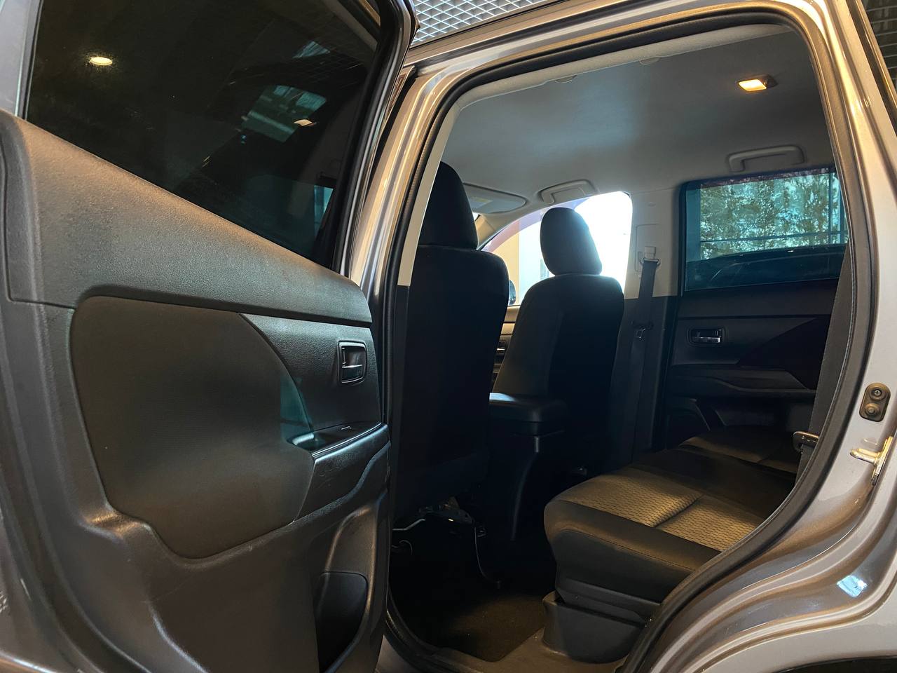 MITSUBISHI OUTLANDER