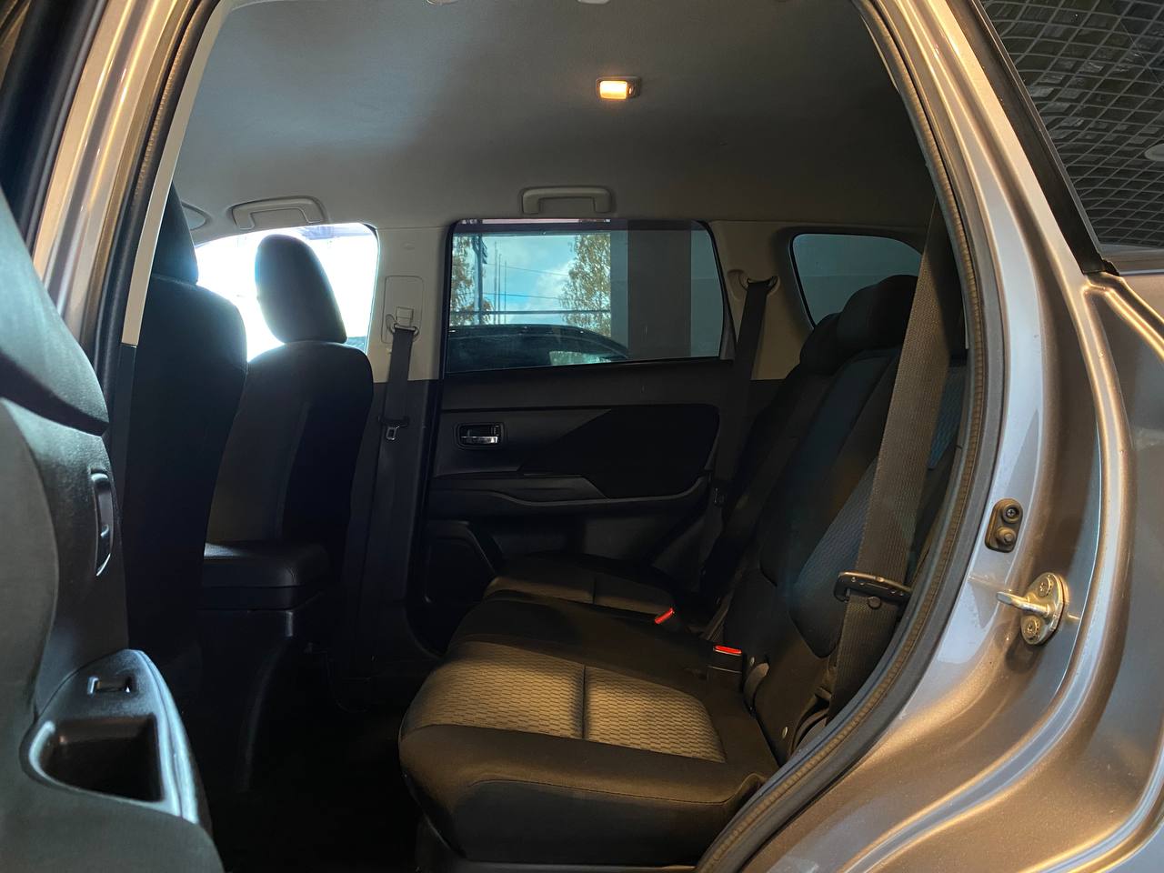 MITSUBISHI OUTLANDER