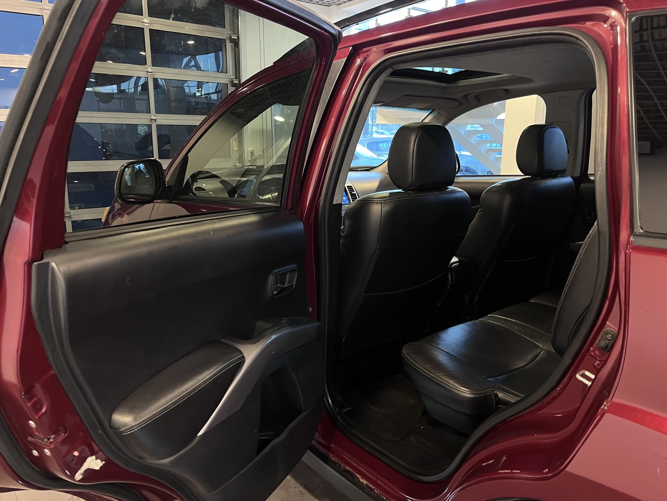MITSUBISHI OUTLANDER