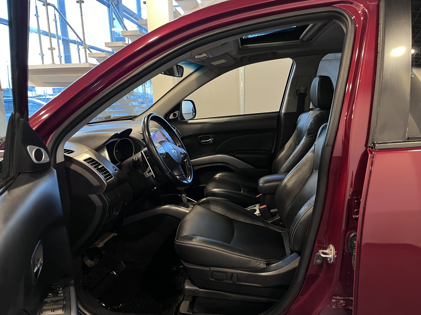MITSUBISHI OUTLANDER