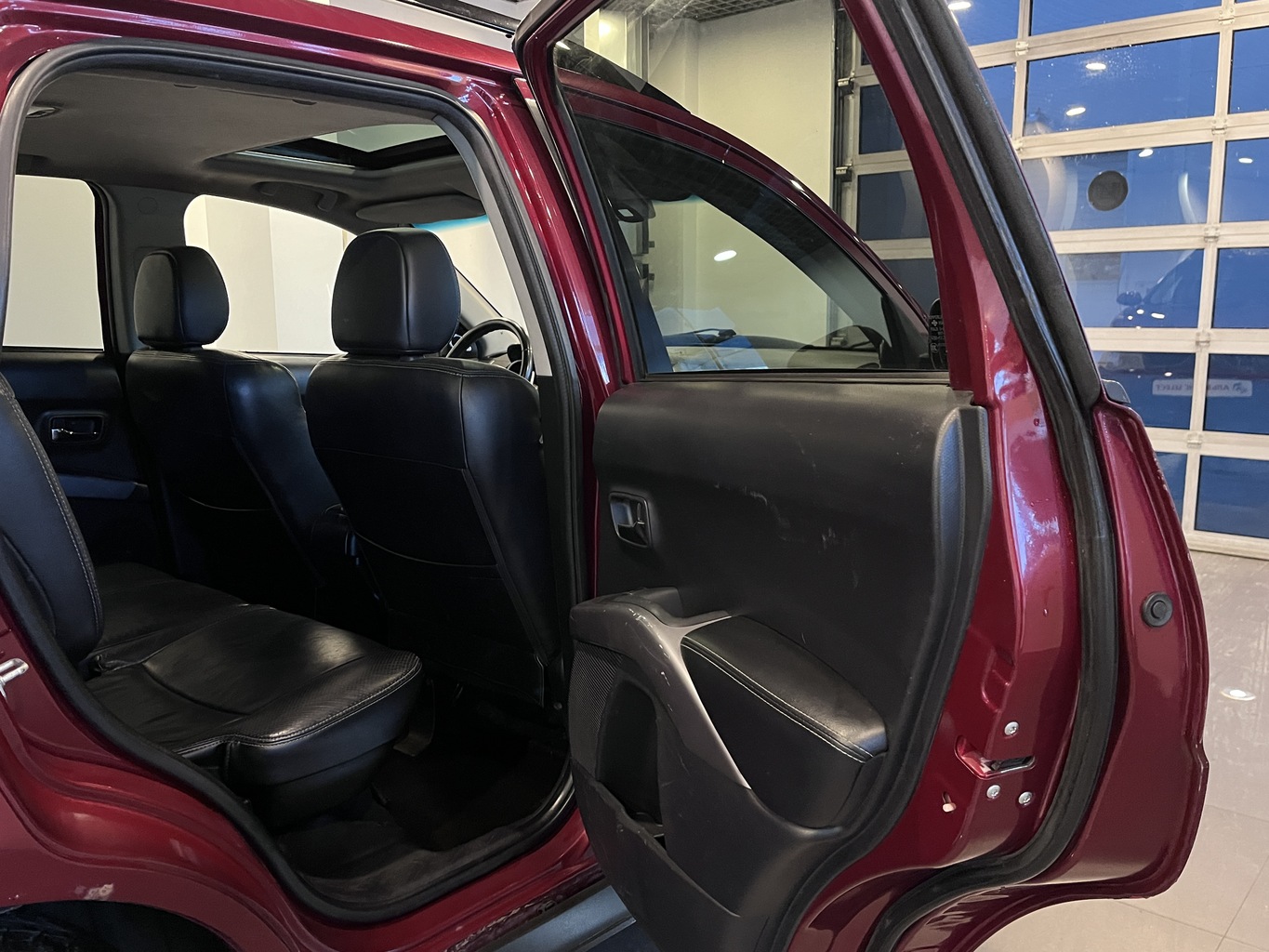 MITSUBISHI OUTLANDER