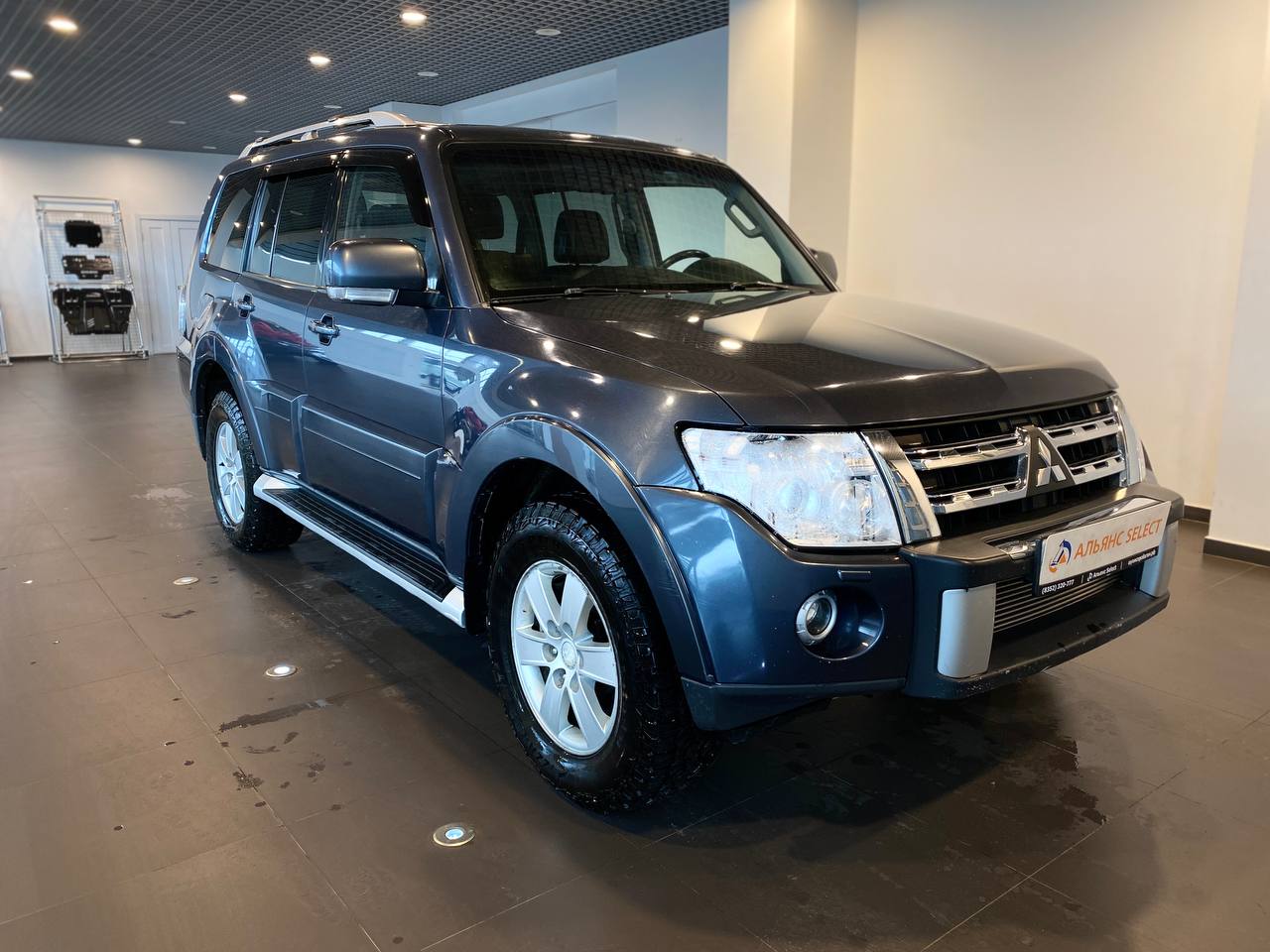 MITSUBISHI PAJERO