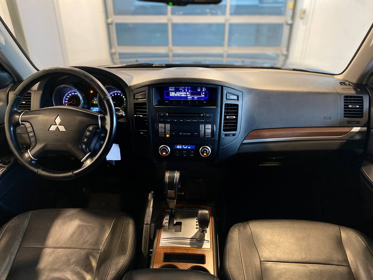 MITSUBISHI PAJERO