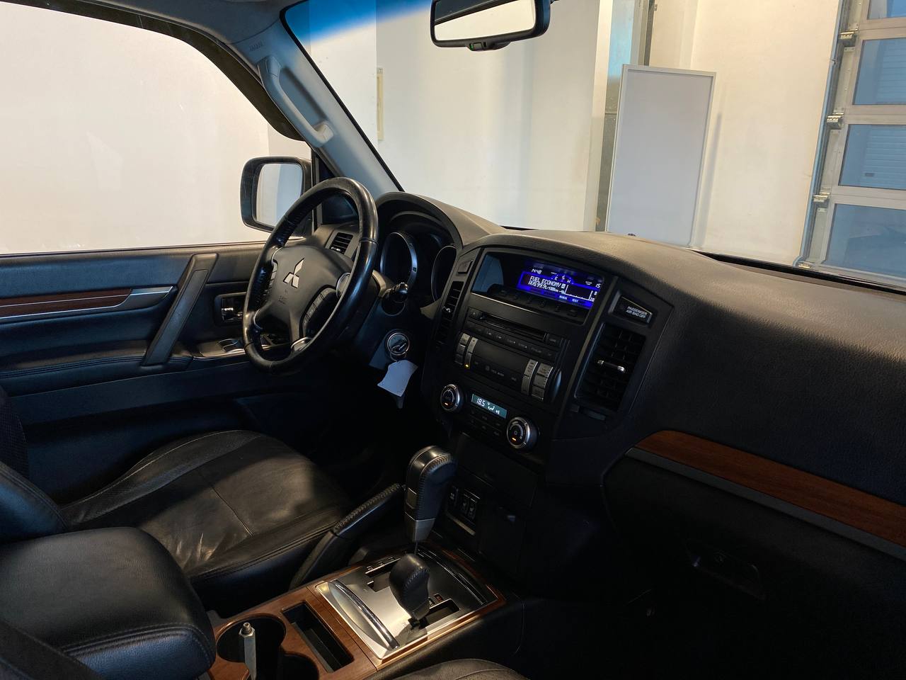 MITSUBISHI PAJERO
