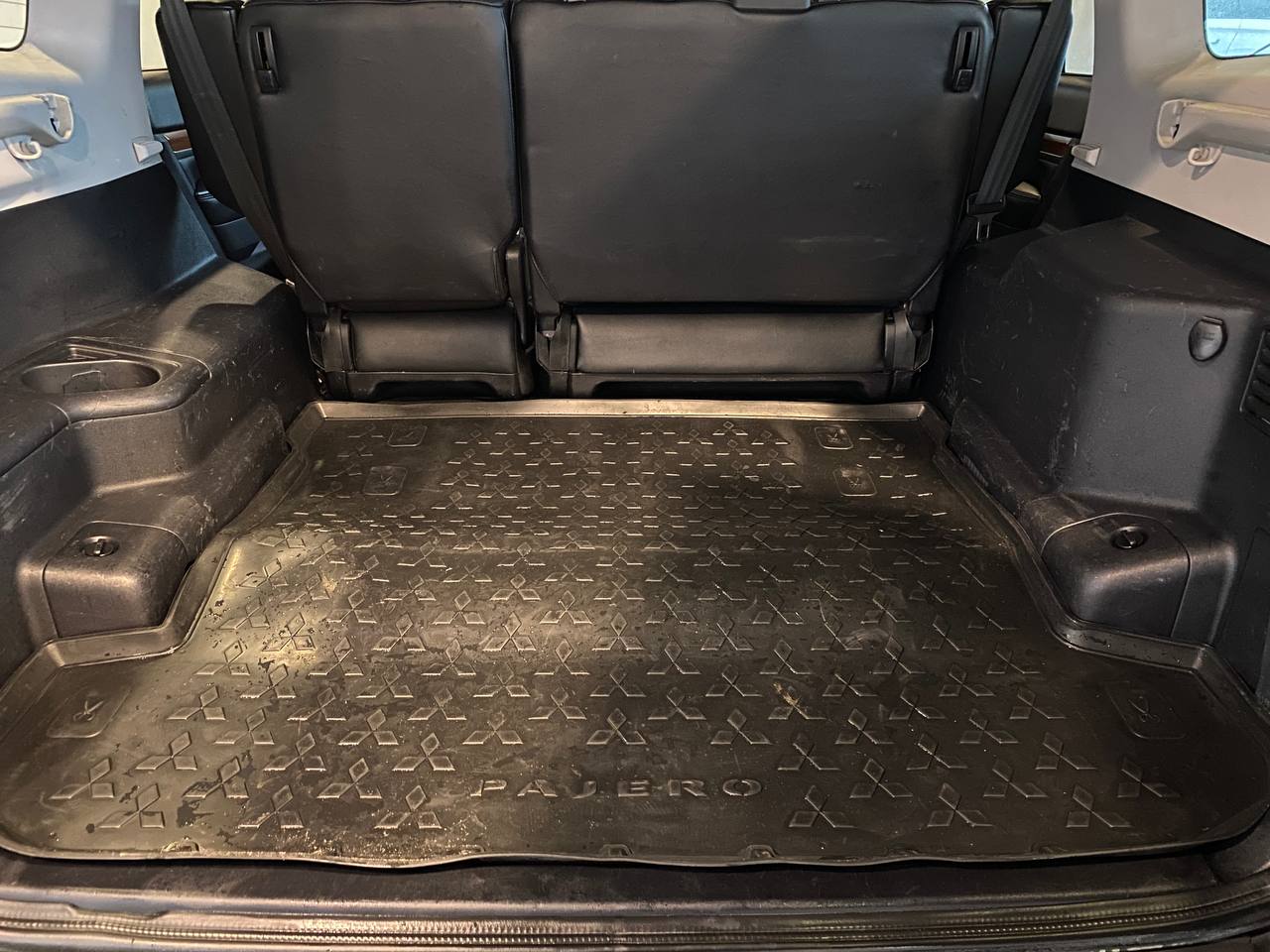 MITSUBISHI PAJERO