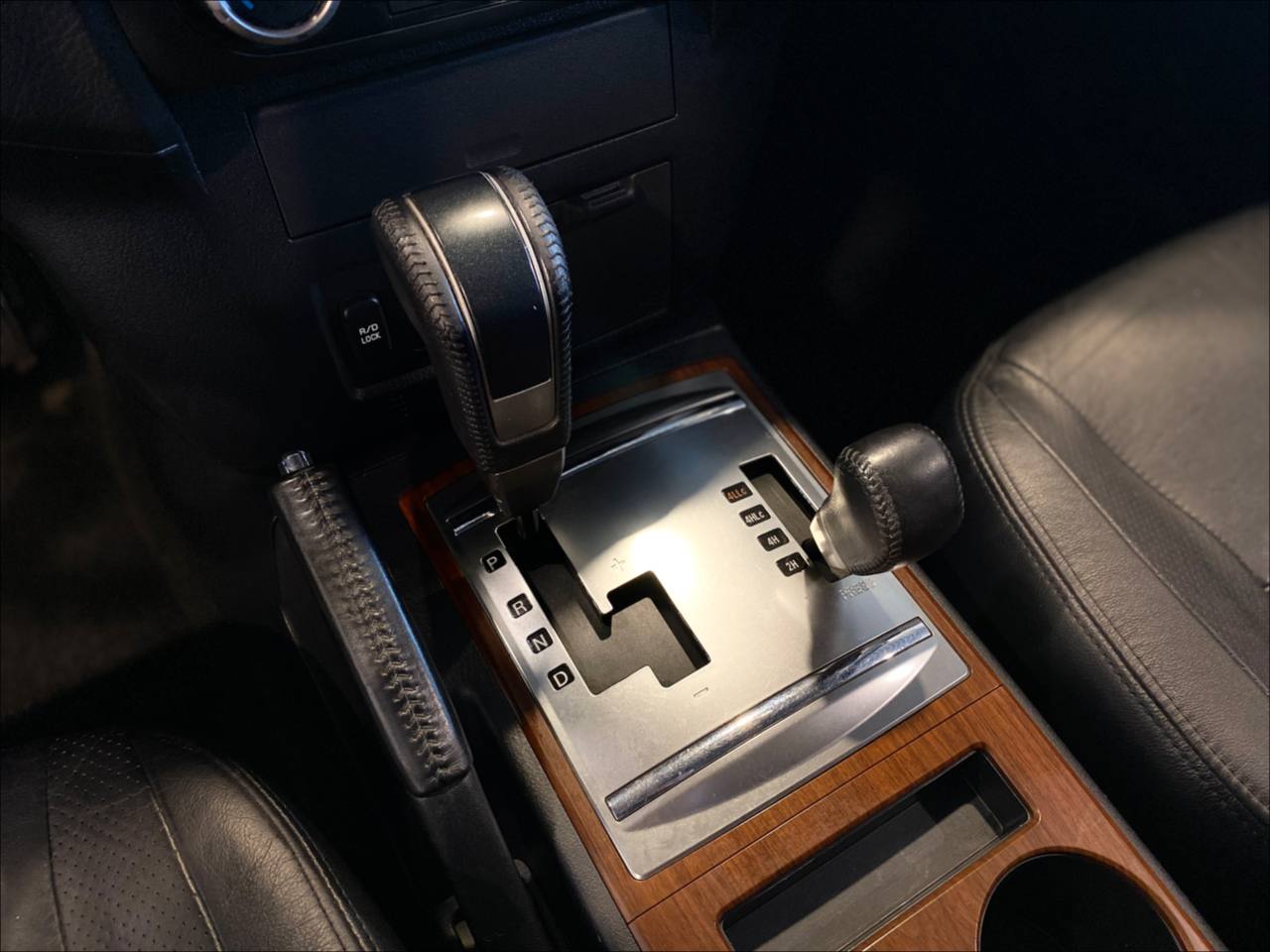 MITSUBISHI PAJERO