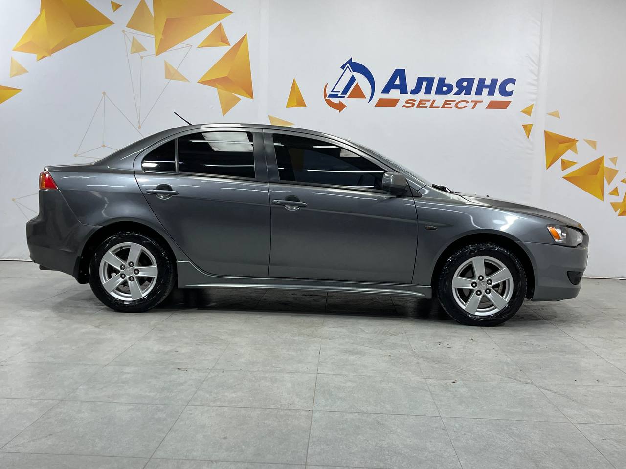MITSUBISHI LANCER