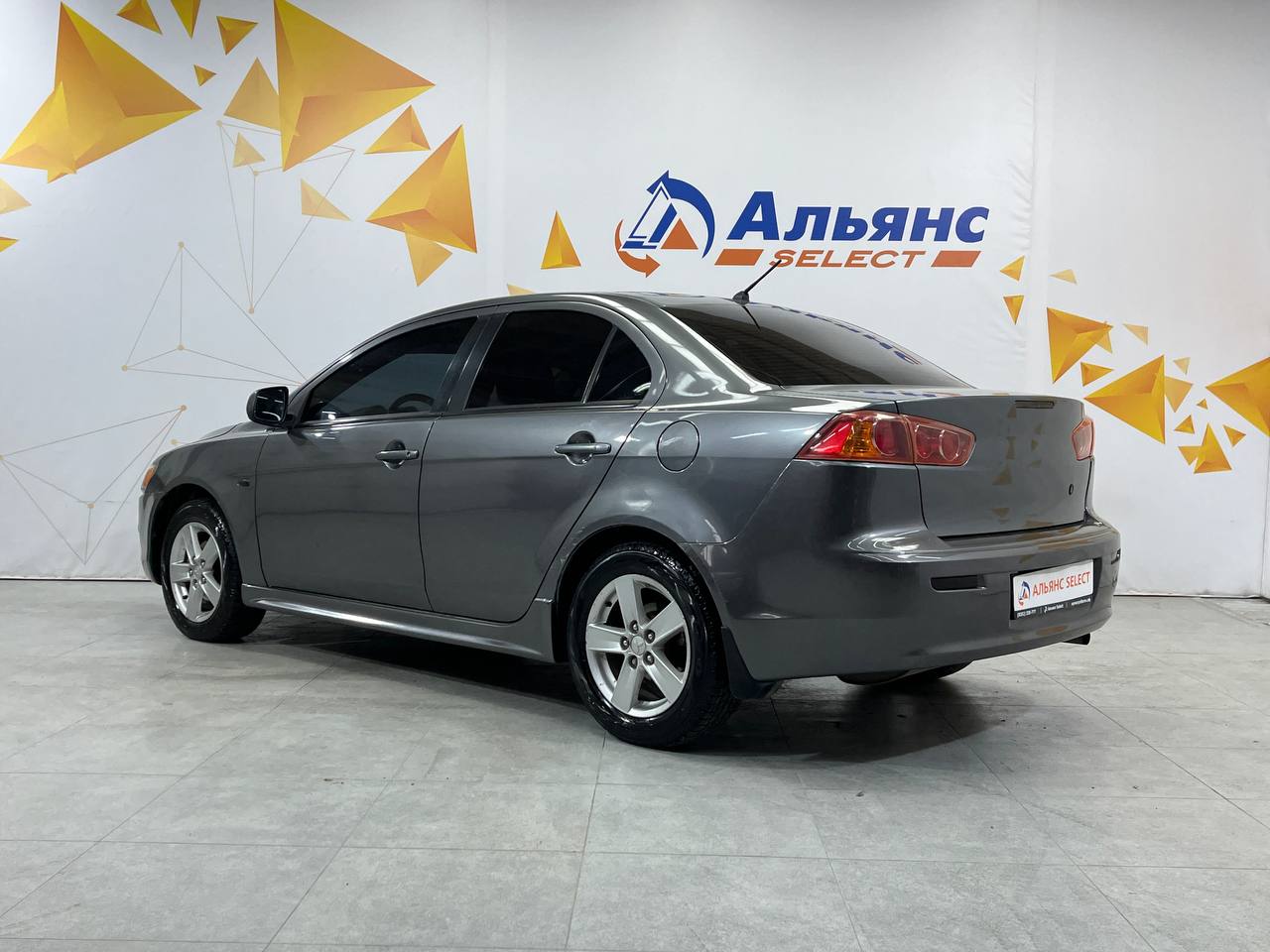 MITSUBISHI LANCER