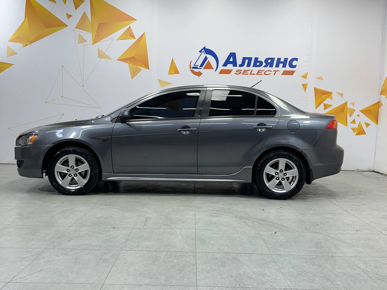 MITSUBISHI LANCER