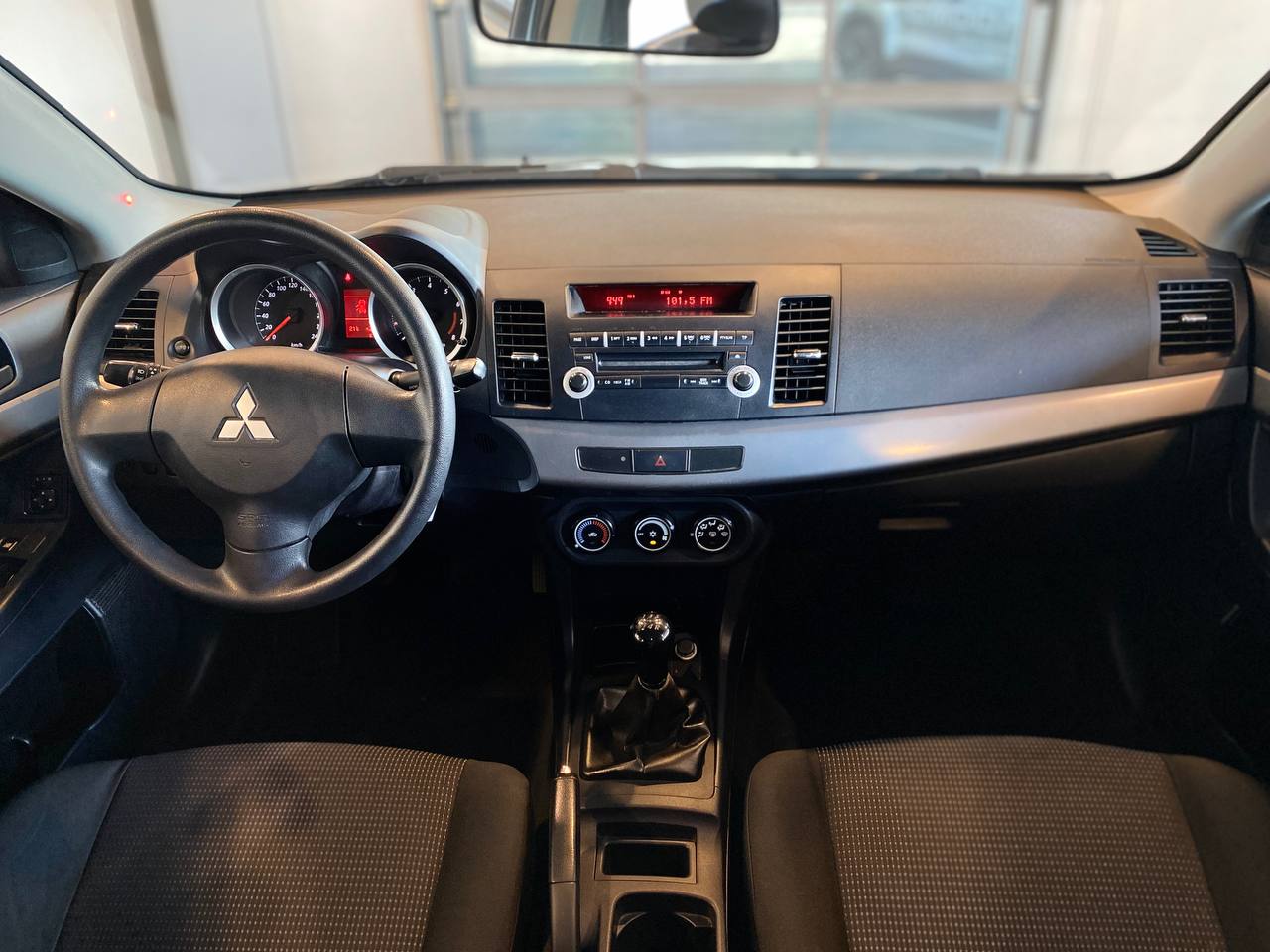 MITSUBISHI LANCER