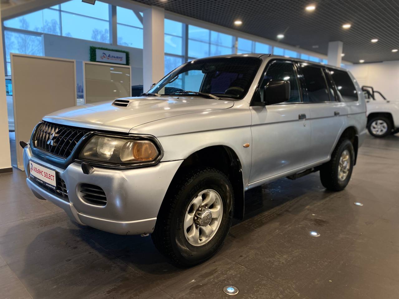 MITSUBISHI PAJERO SPORT
