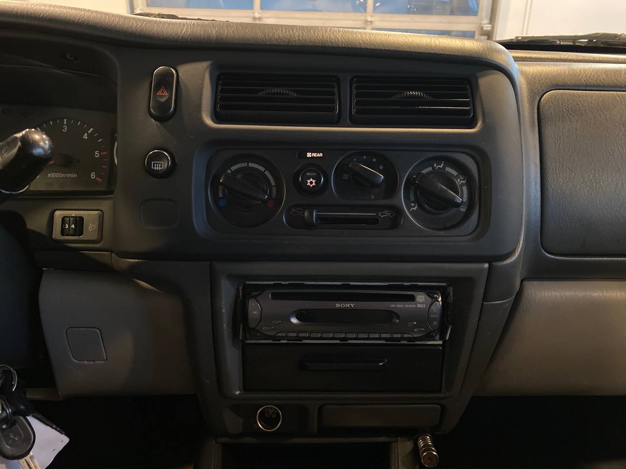 MITSUBISHI PAJERO SPORT