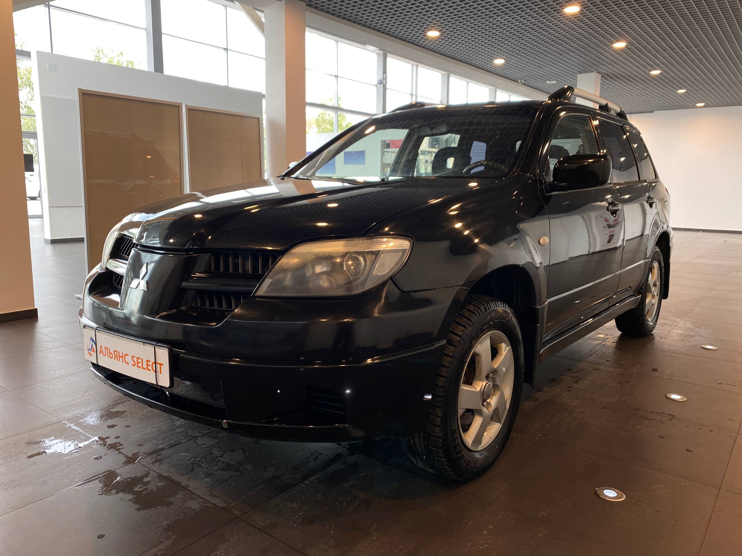 MITSUBISHI OUTLANDER