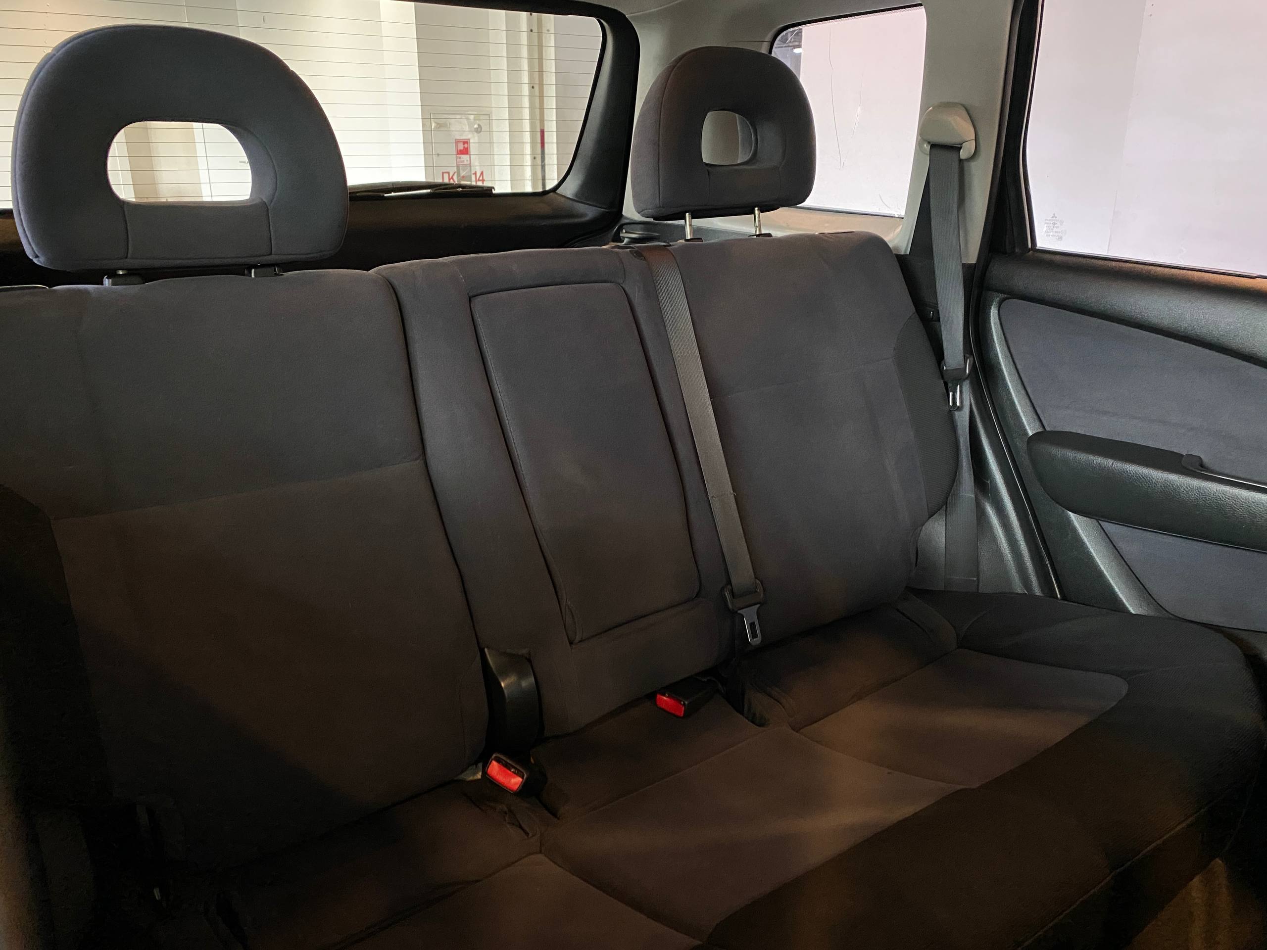 MITSUBISHI OUTLANDER