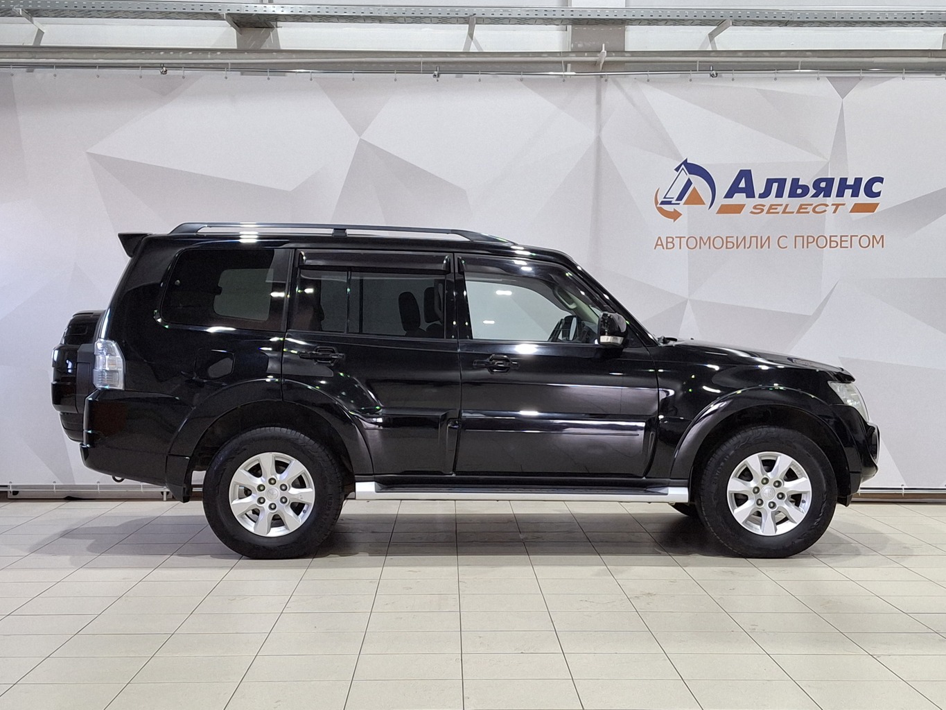 MITSUBISHI PAJERO
