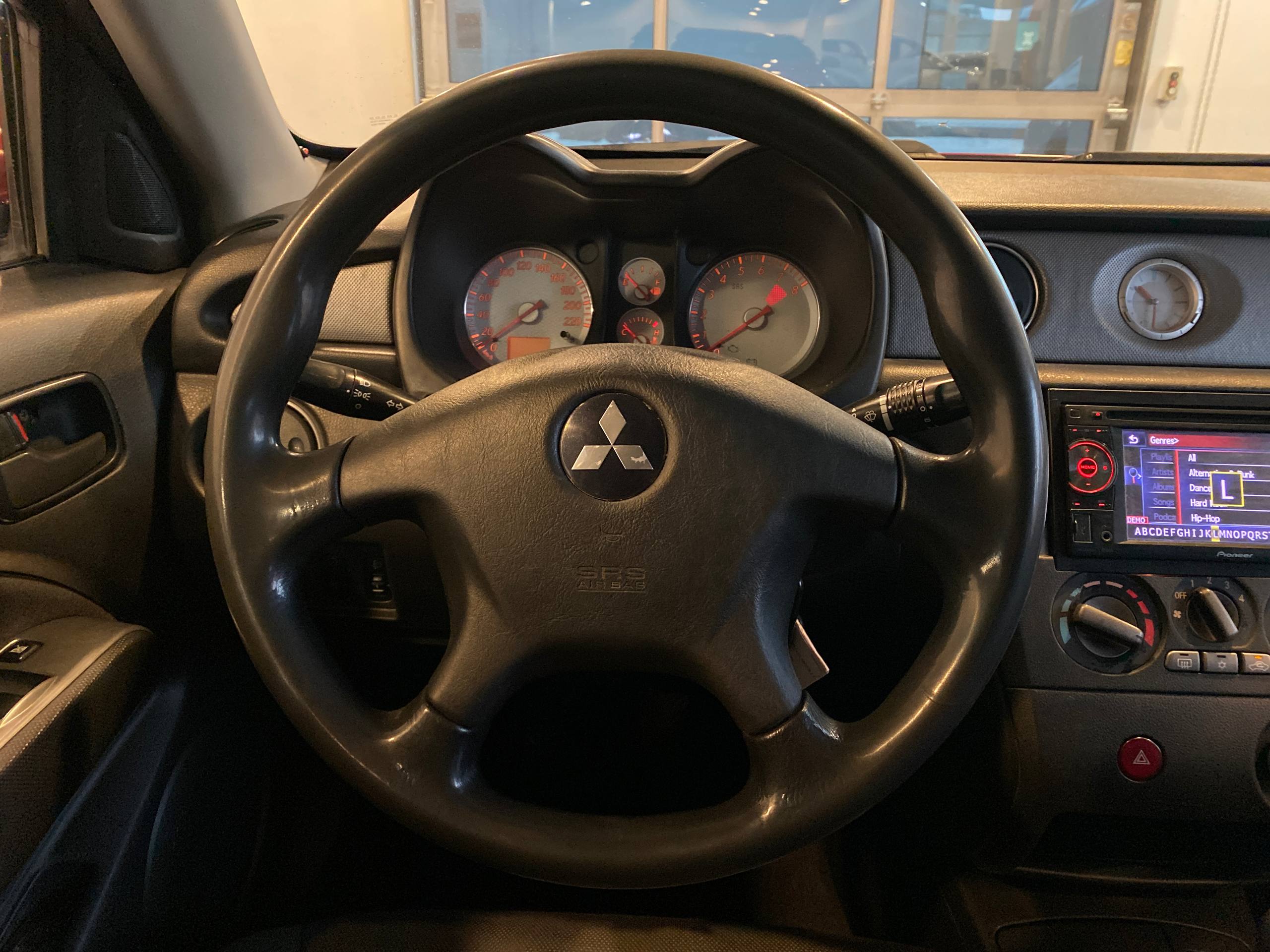 MITSUBISHI OUTLANDER