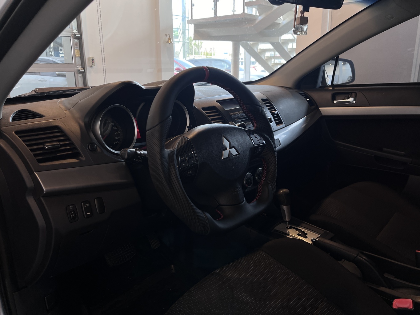 MITSUBISHI LANCER