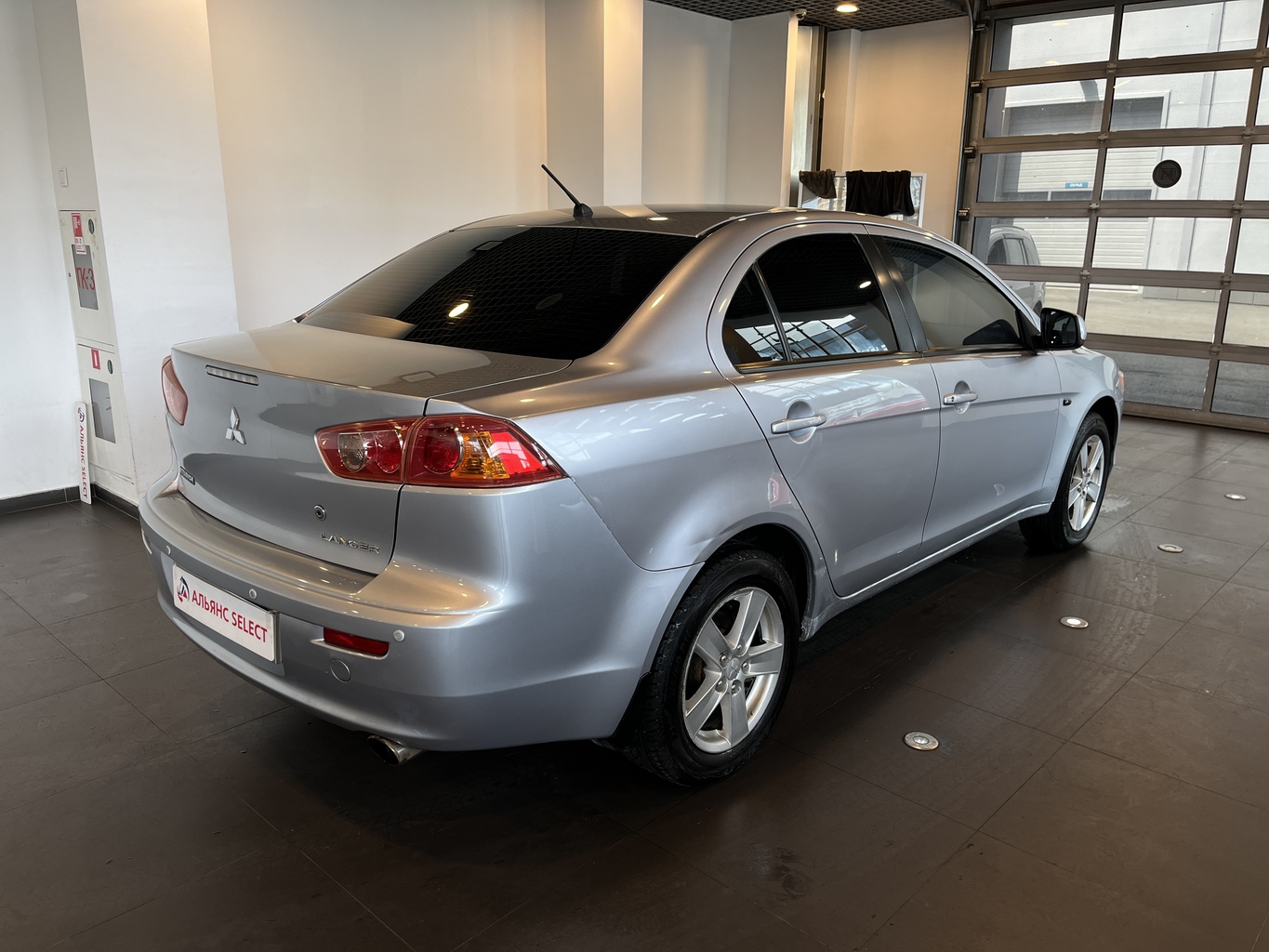 MITSUBISHI LANCER