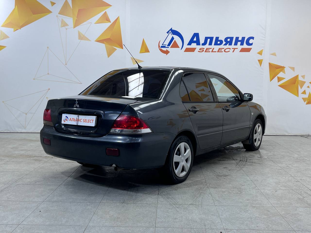 MITSUBISHI LANCER