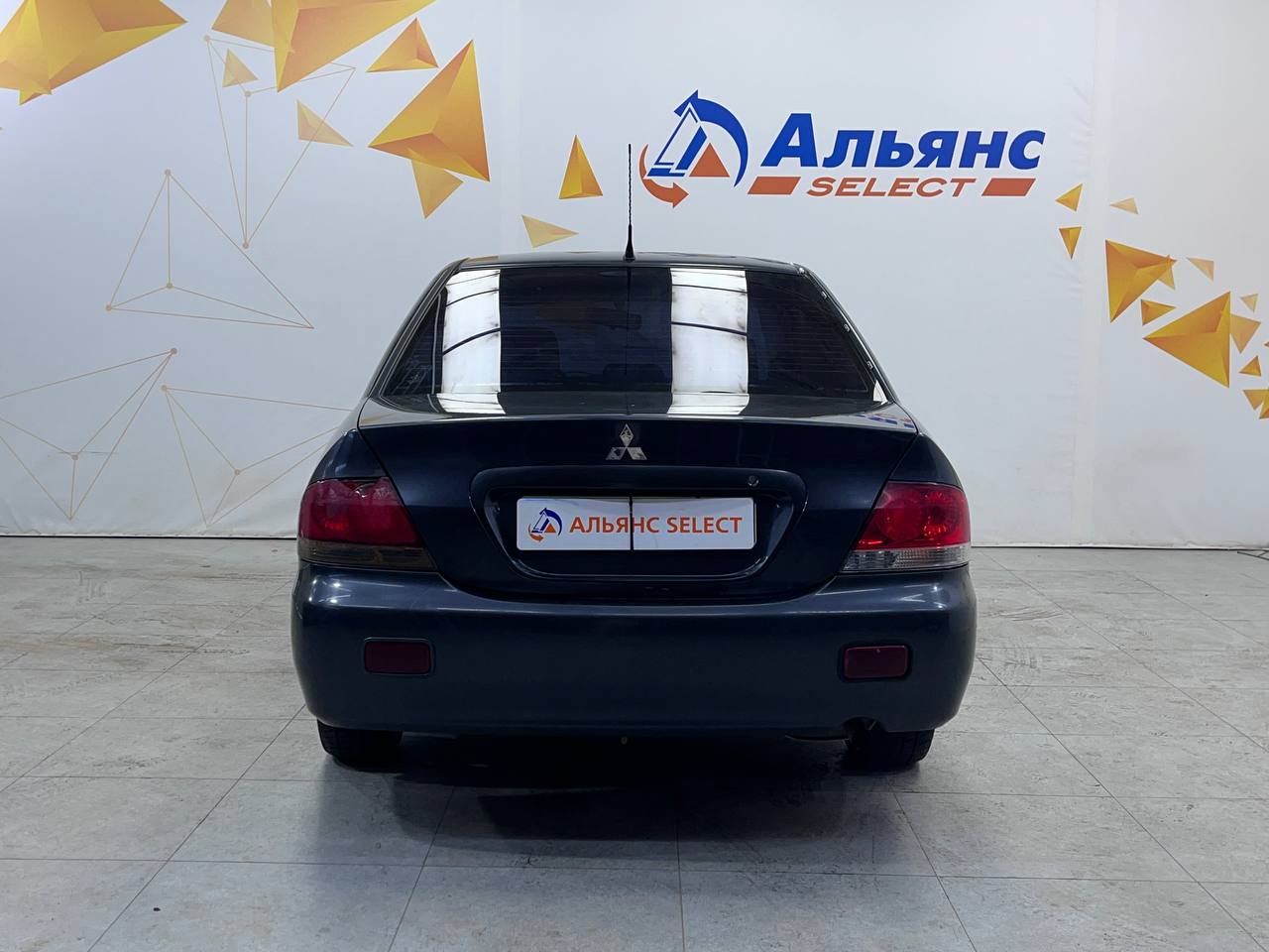 MITSUBISHI LANCER