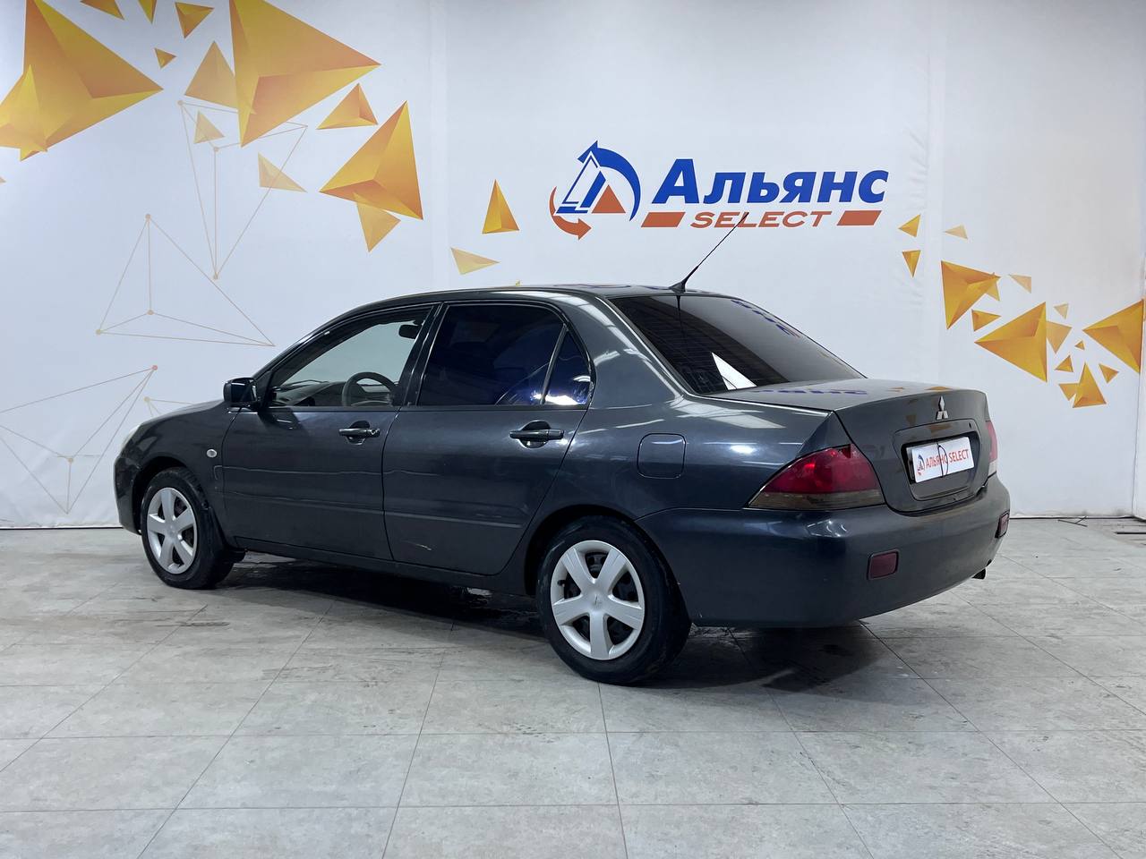 MITSUBISHI LANCER