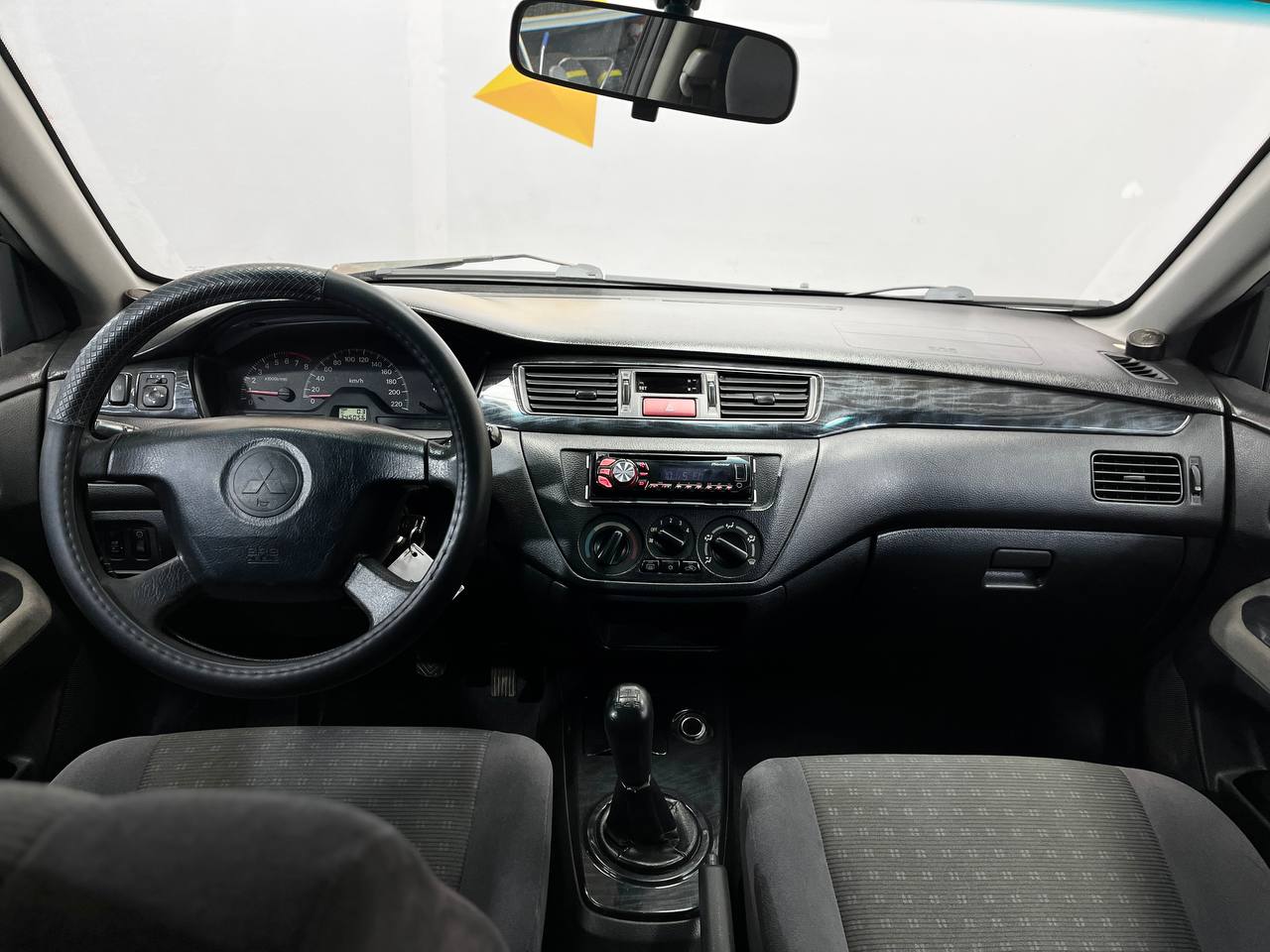 MITSUBISHI LANCER