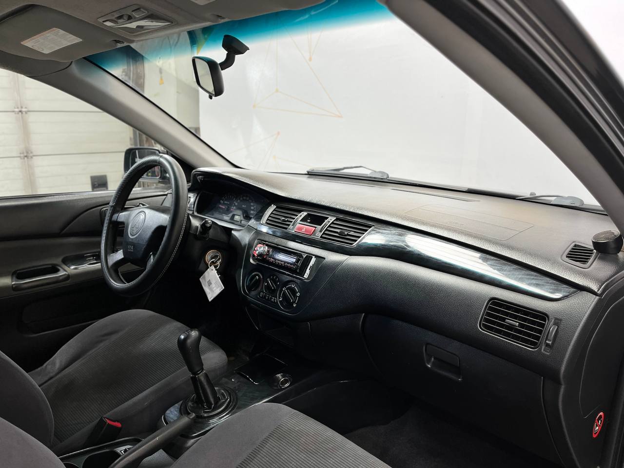 MITSUBISHI LANCER