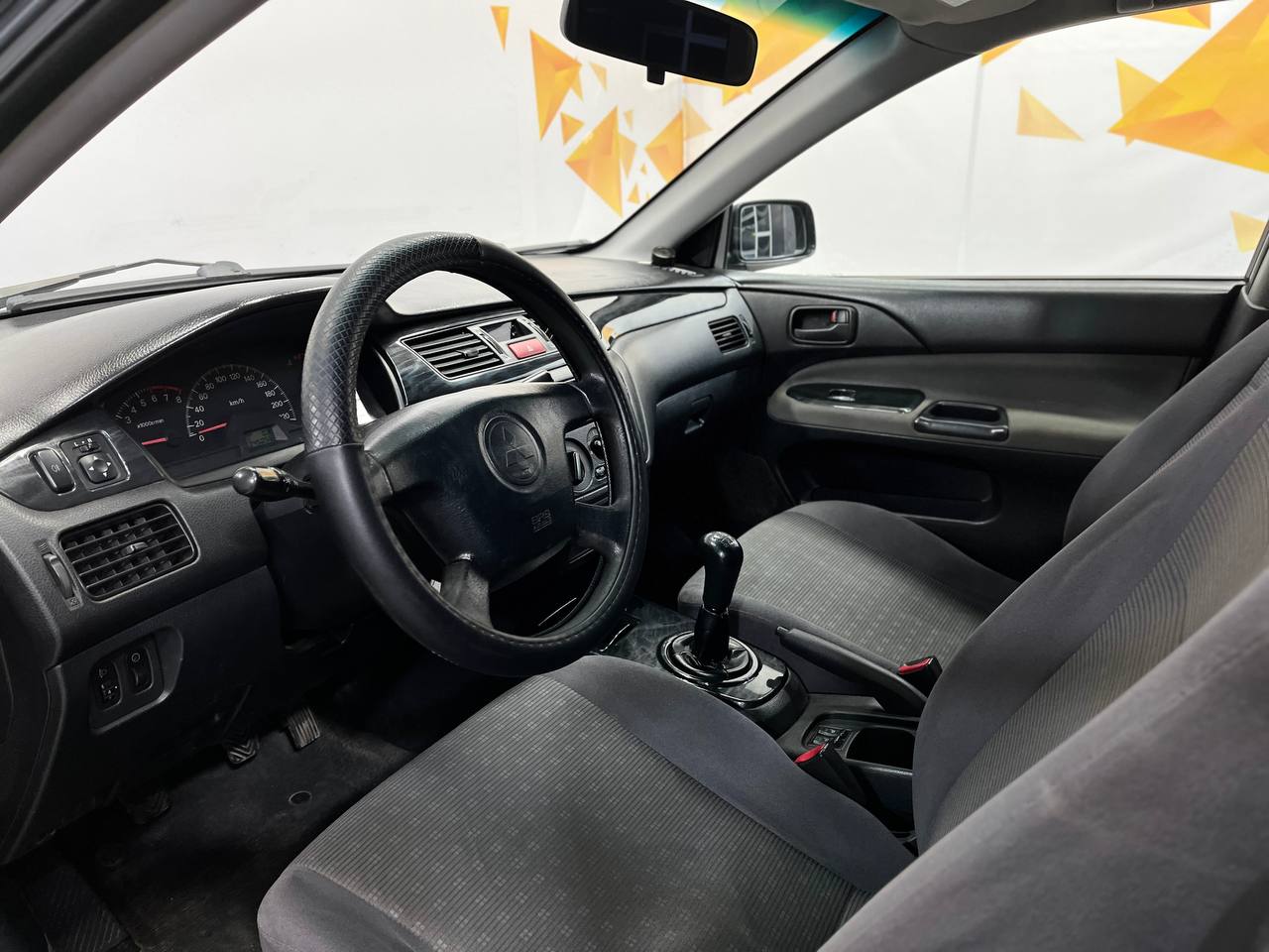 MITSUBISHI LANCER