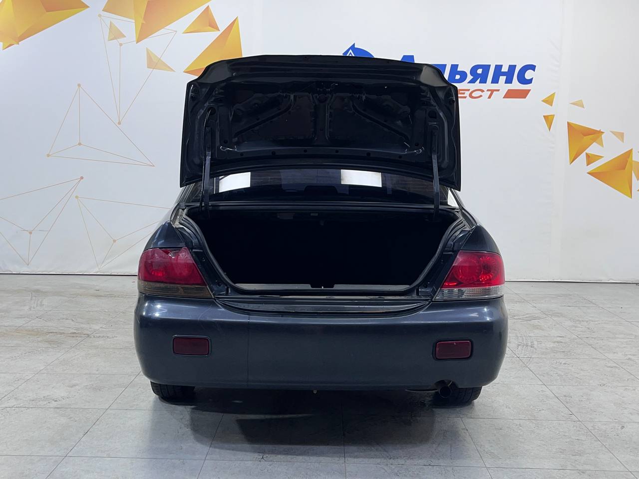 MITSUBISHI LANCER