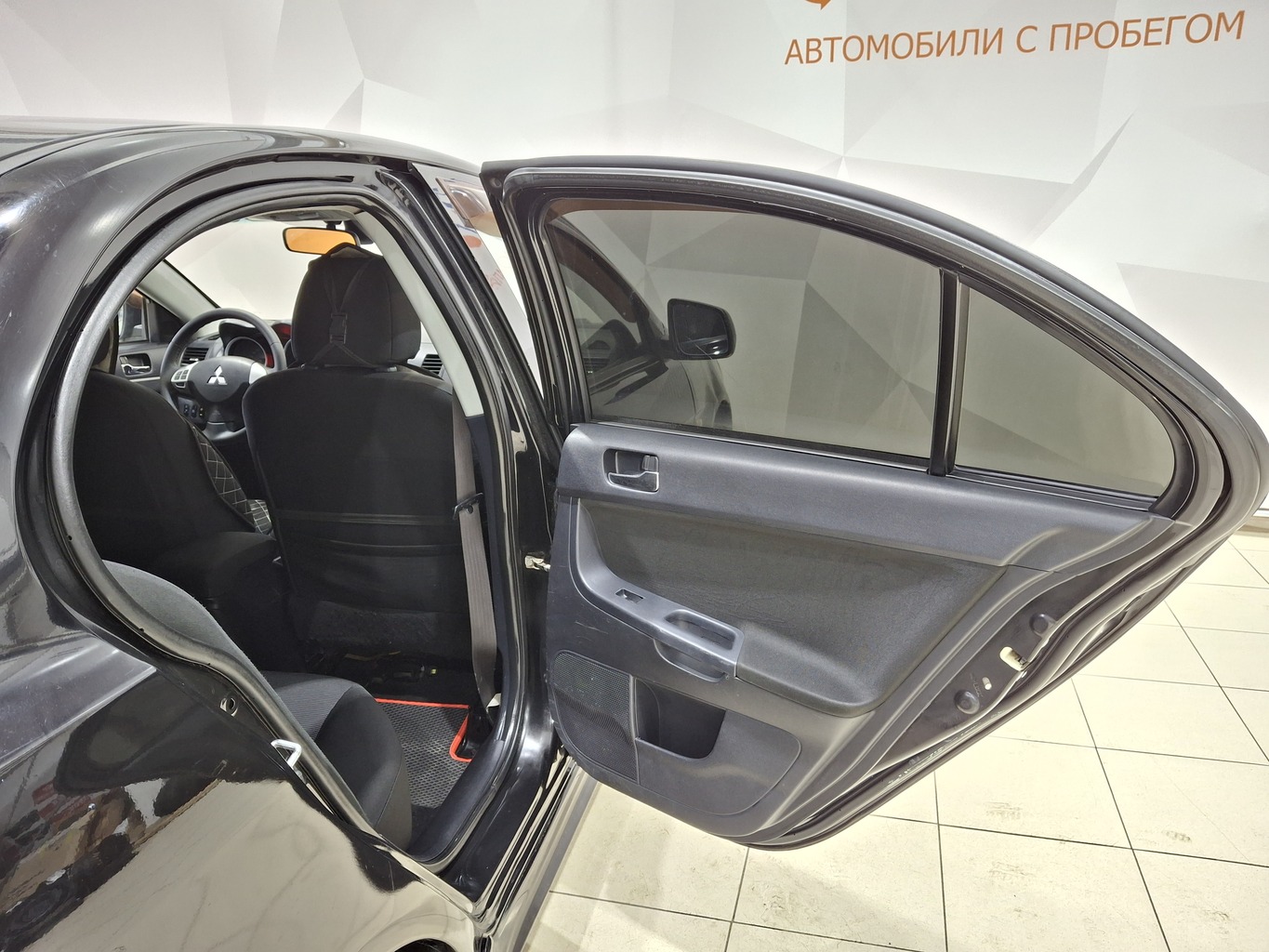 MITSUBISHI LANCER