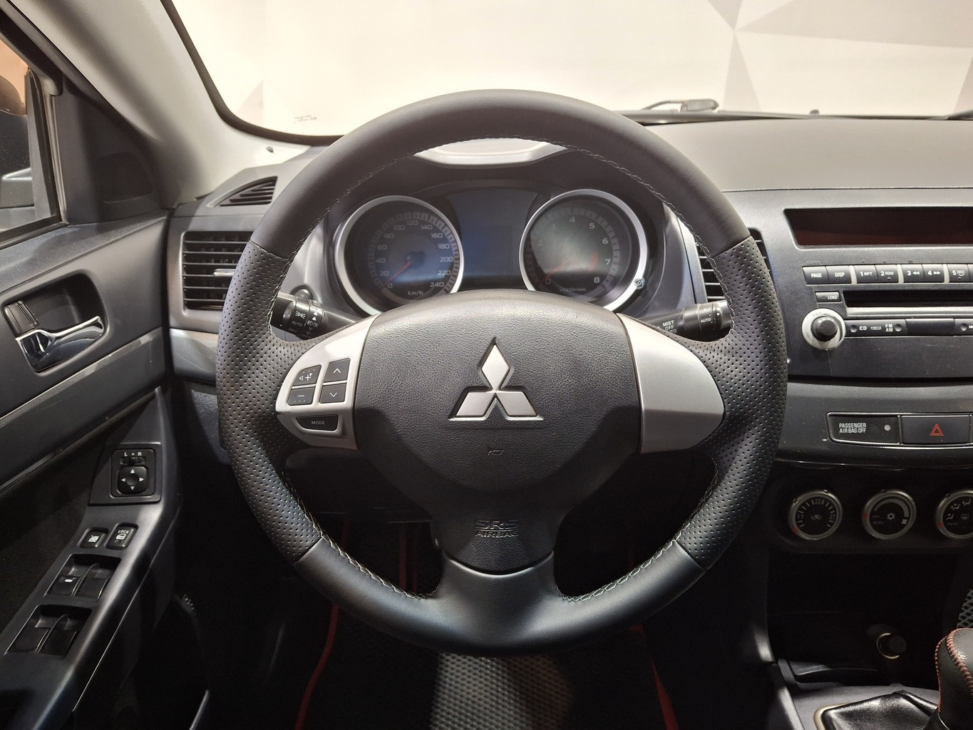 MITSUBISHI LANCER