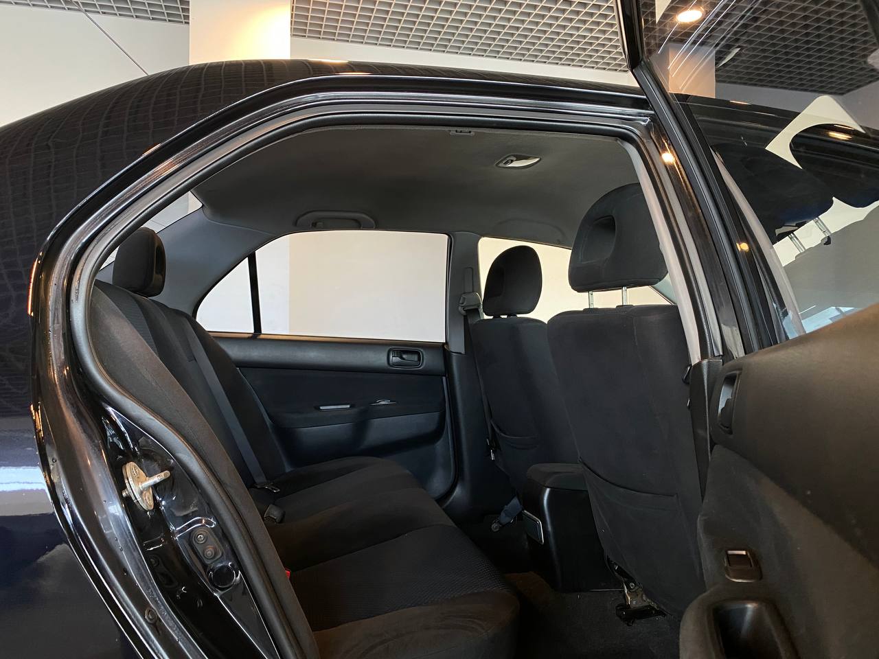MITSUBISHI LANCER 1.6