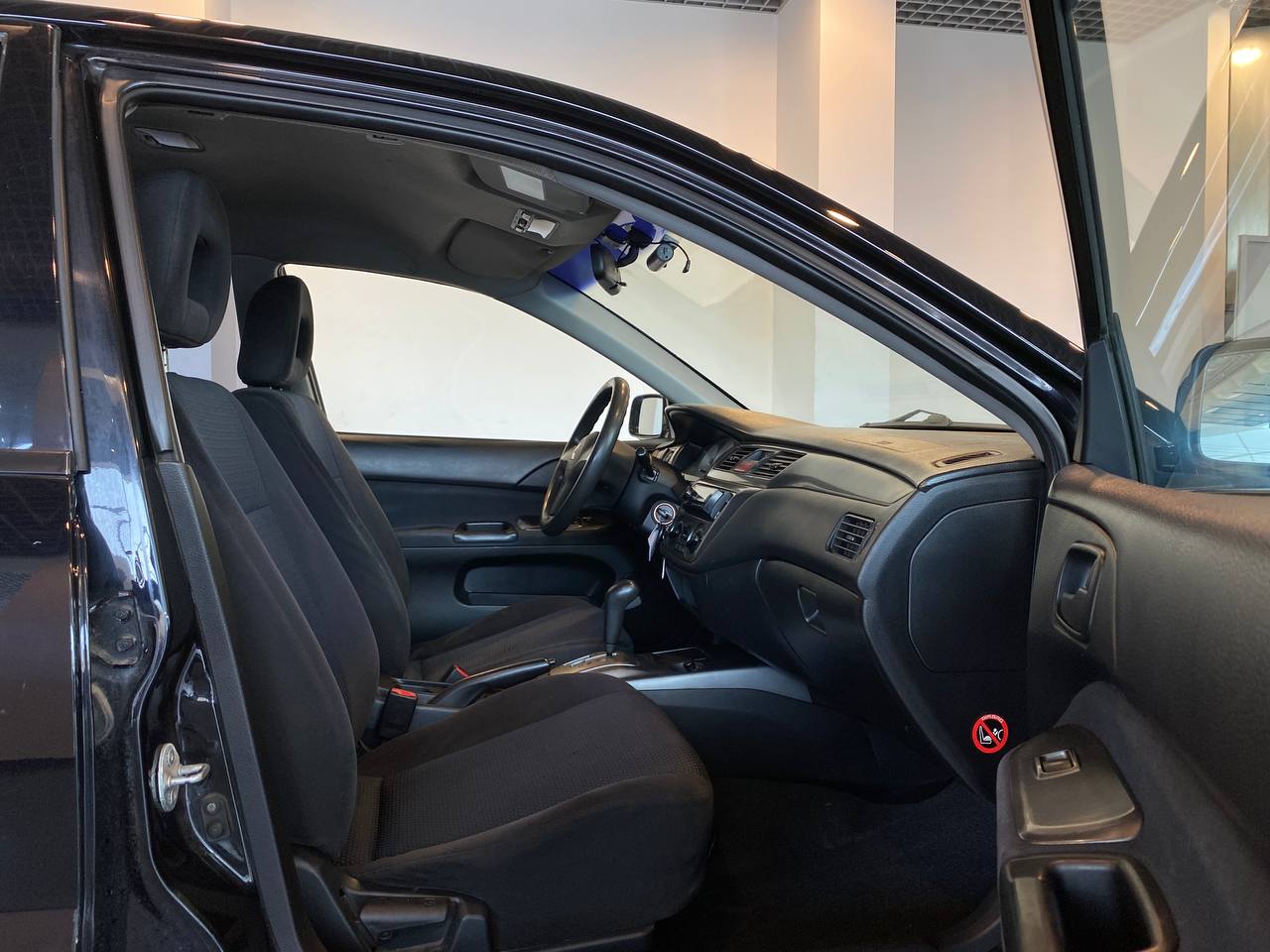 MITSUBISHI LANCER 1.6