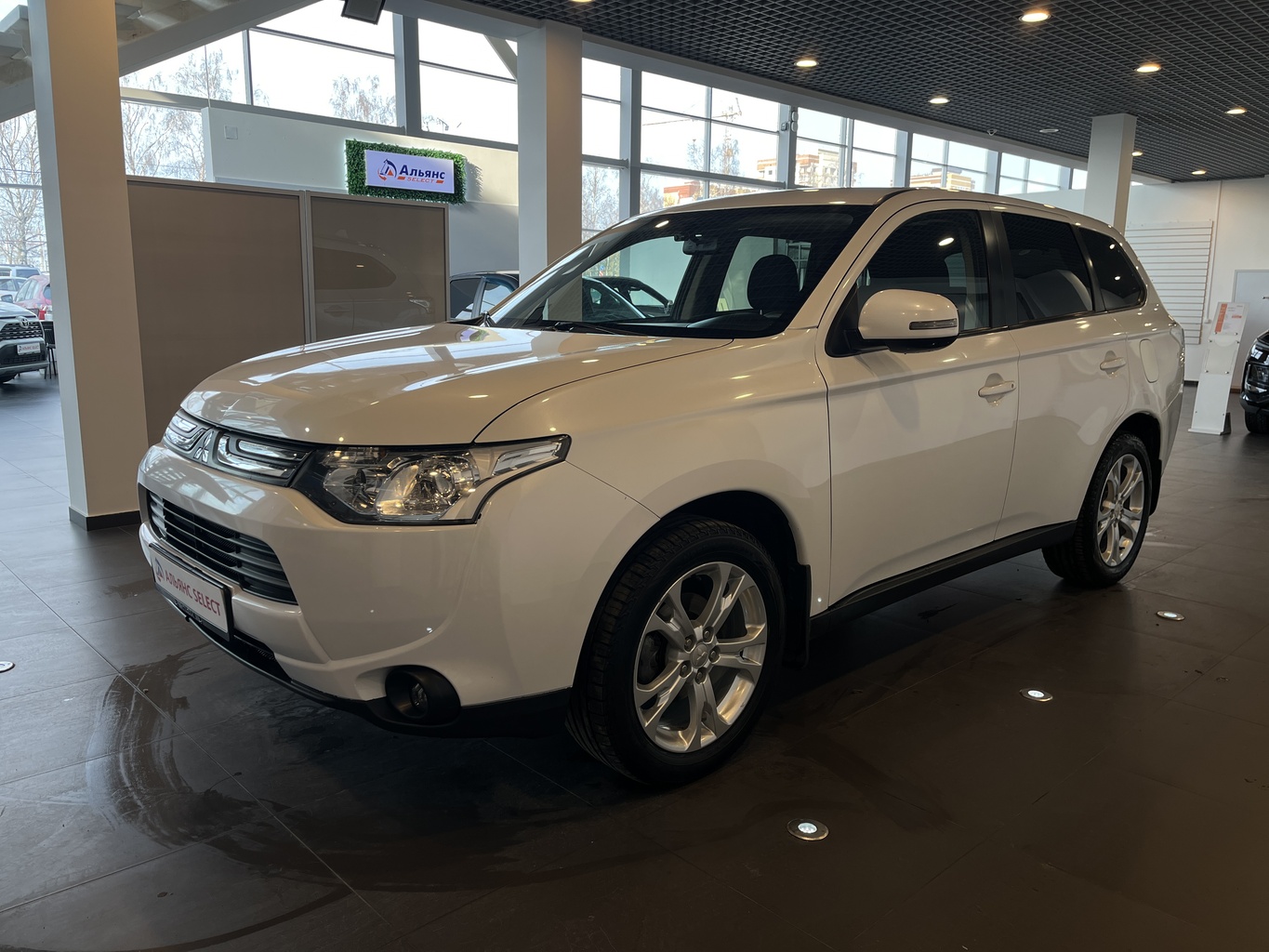 MITSUBISHI OUTLANDER