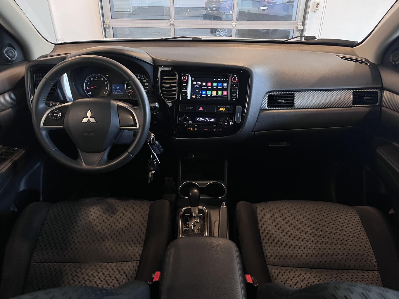 MITSUBISHI OUTLANDER