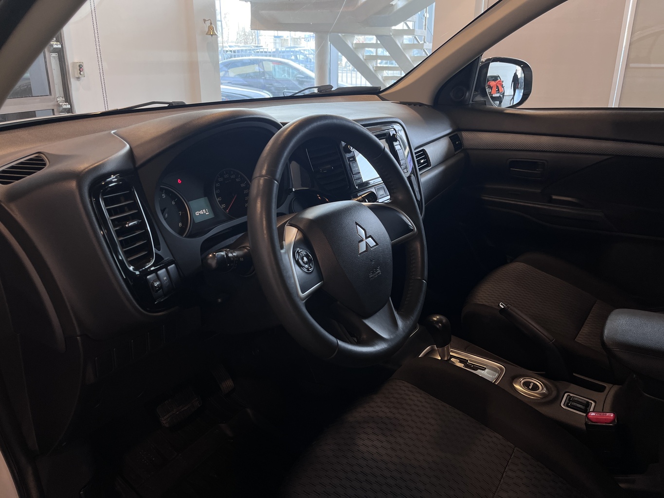 MITSUBISHI OUTLANDER