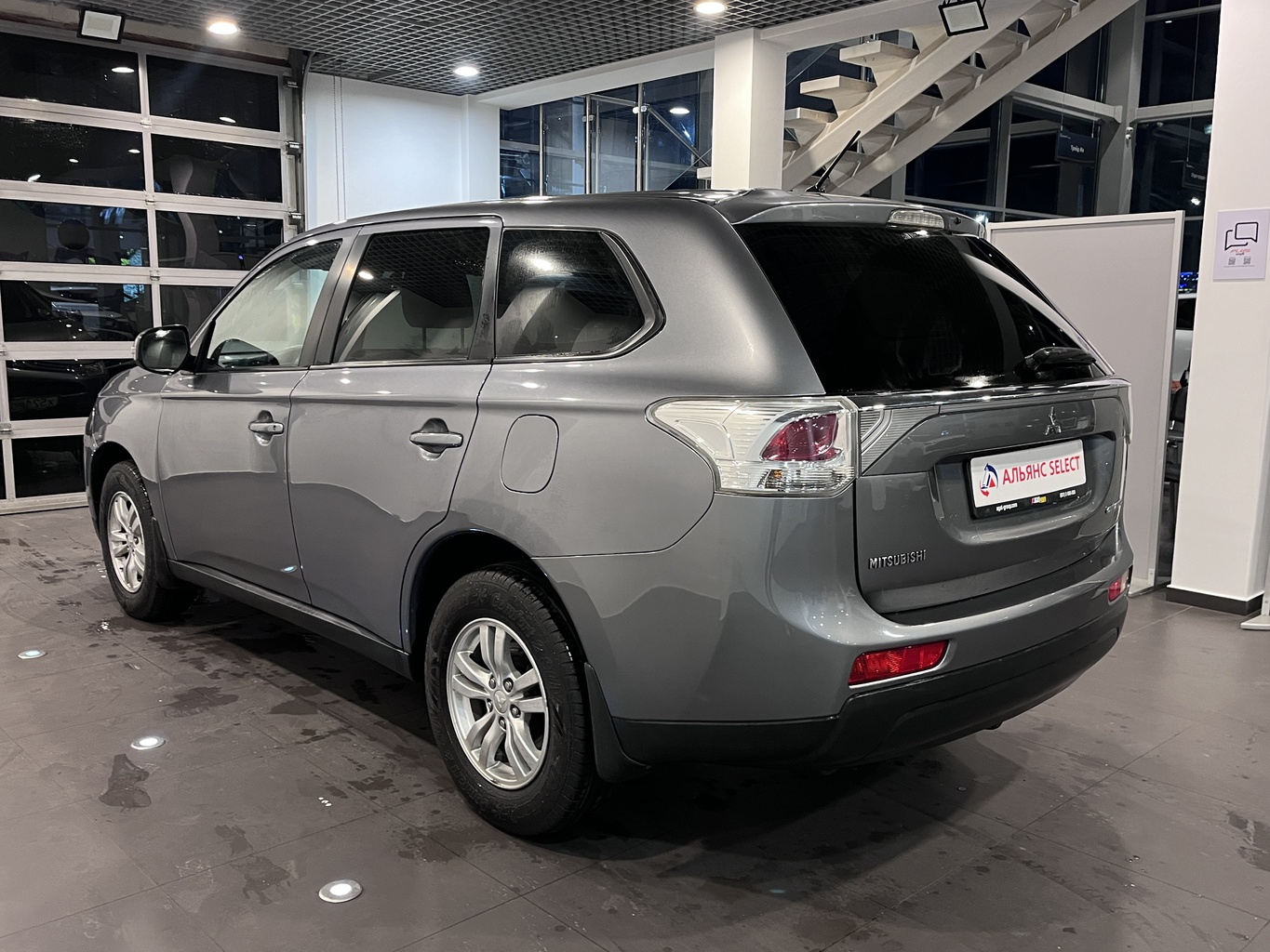 MITSUBISHI OUTLANDER