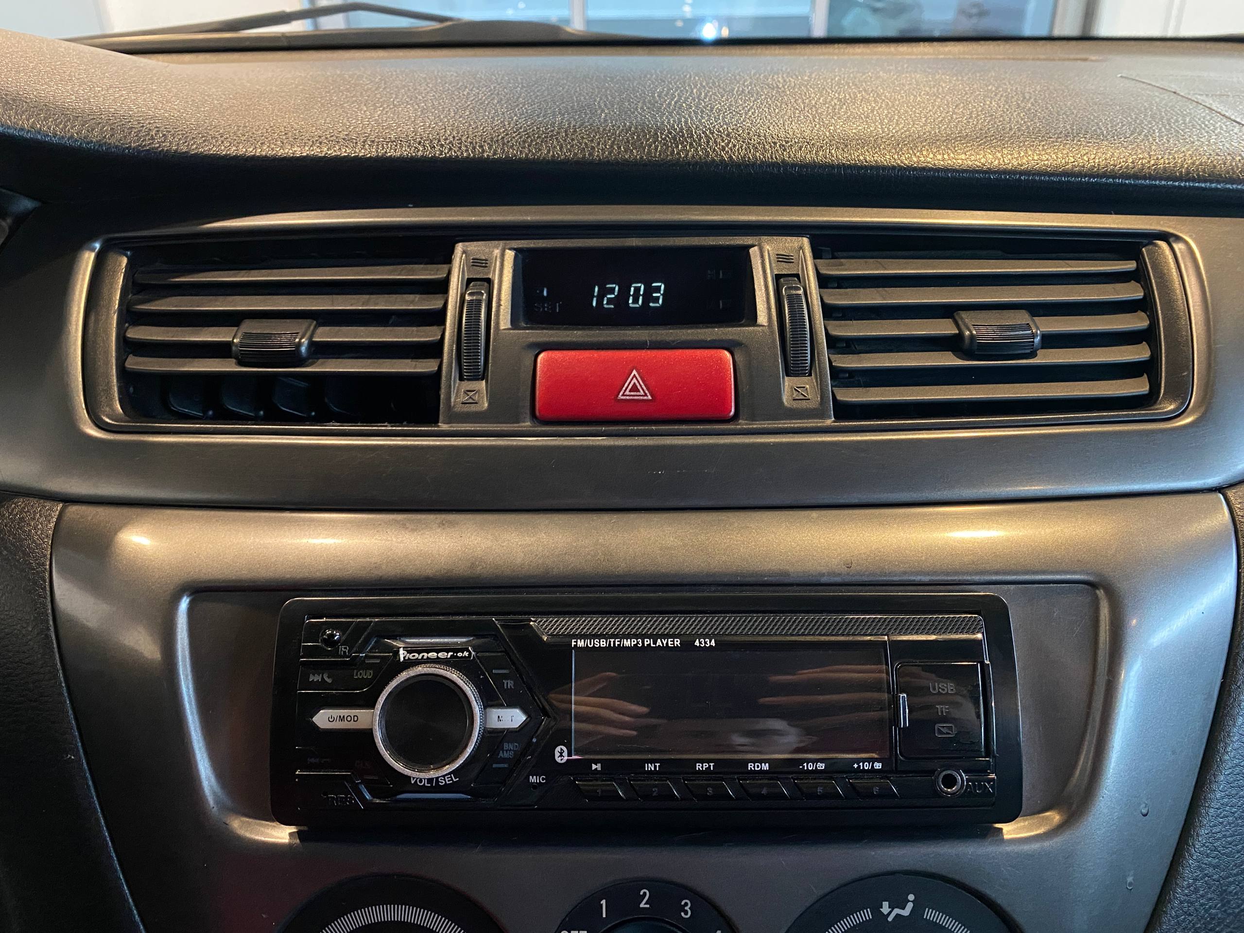 MITSUBISHI LANCER 1.6