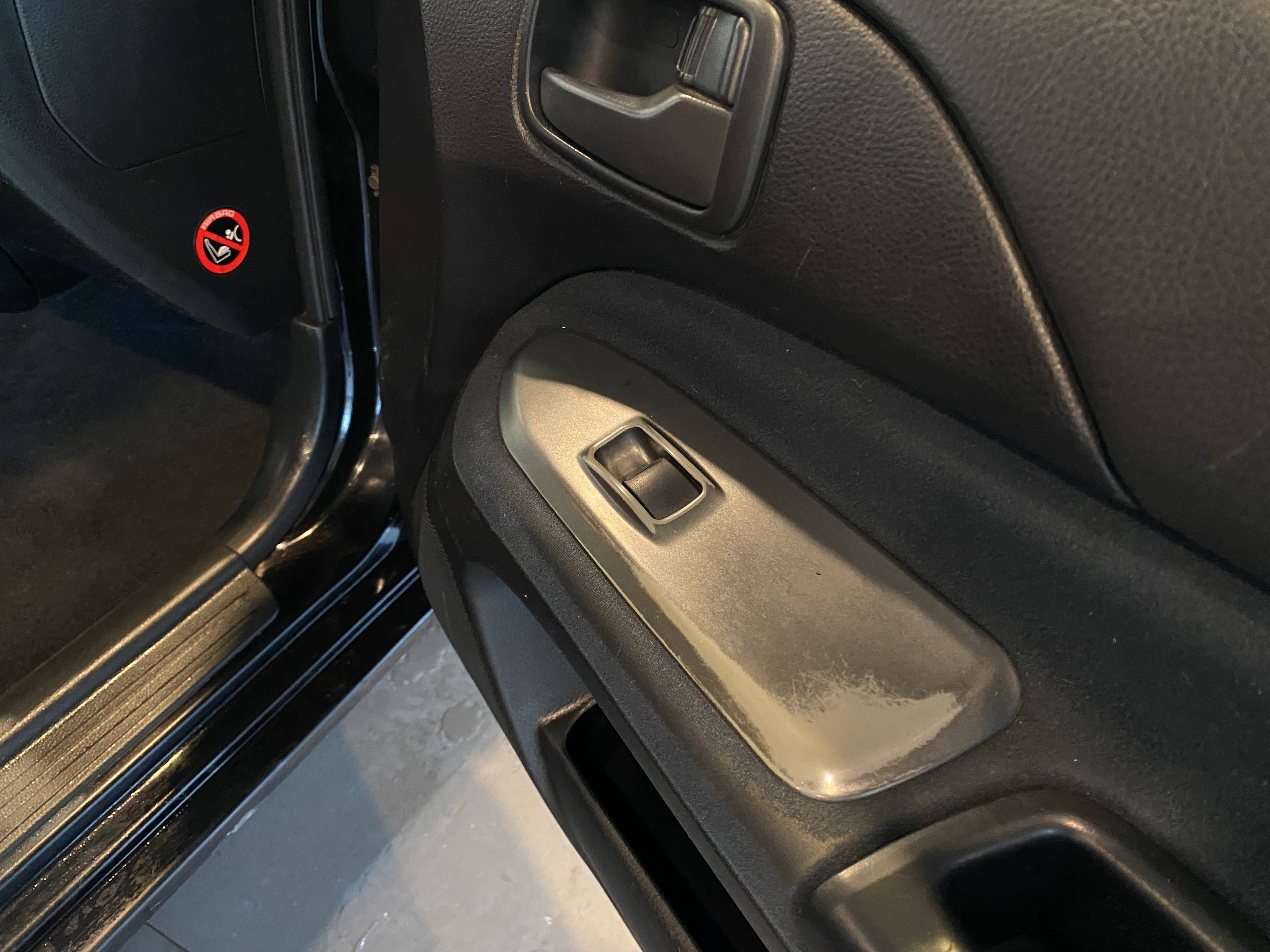 MITSUBISHI LANCER 1.6