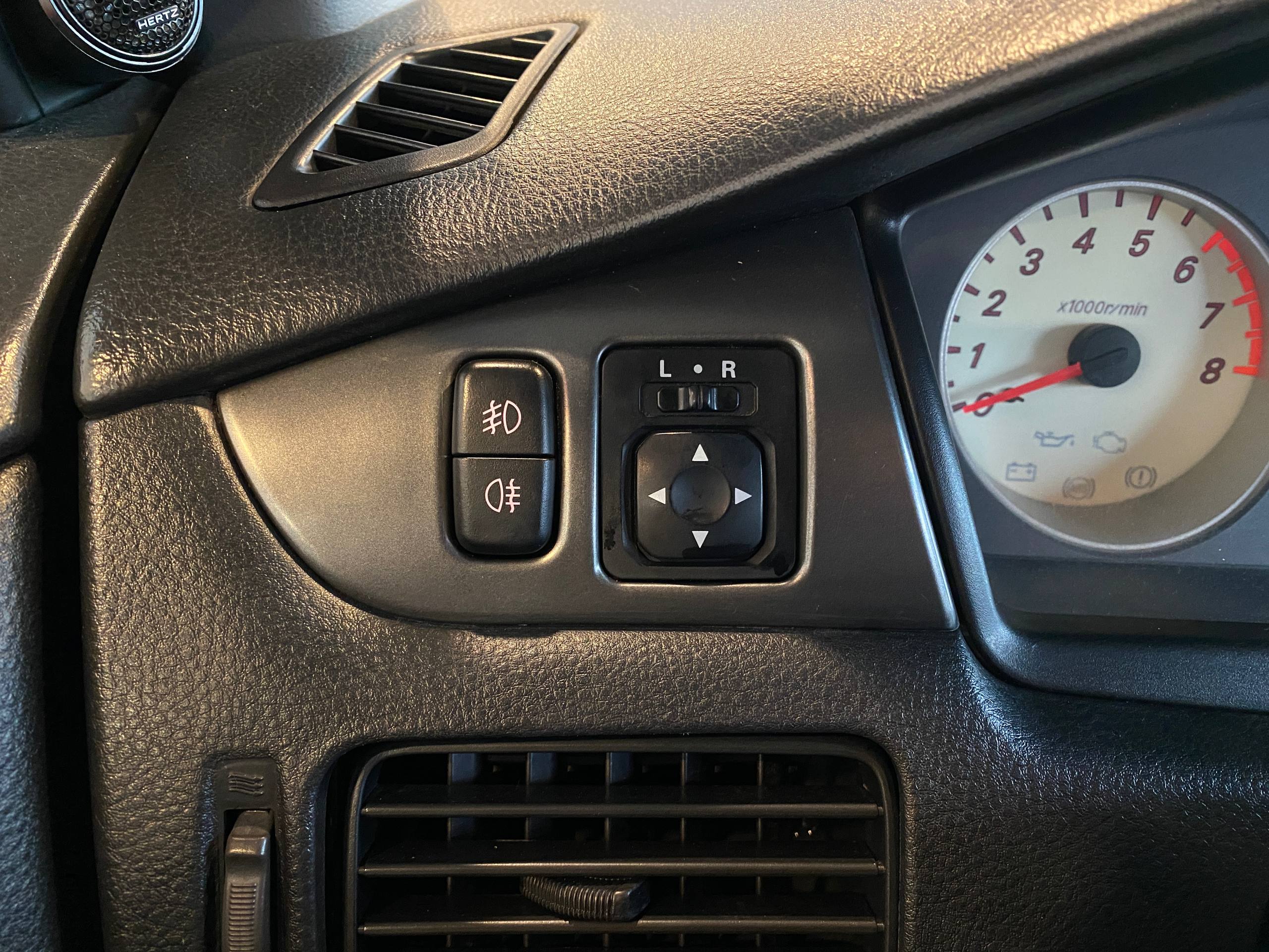 MITSUBISHI LANCER 1.6