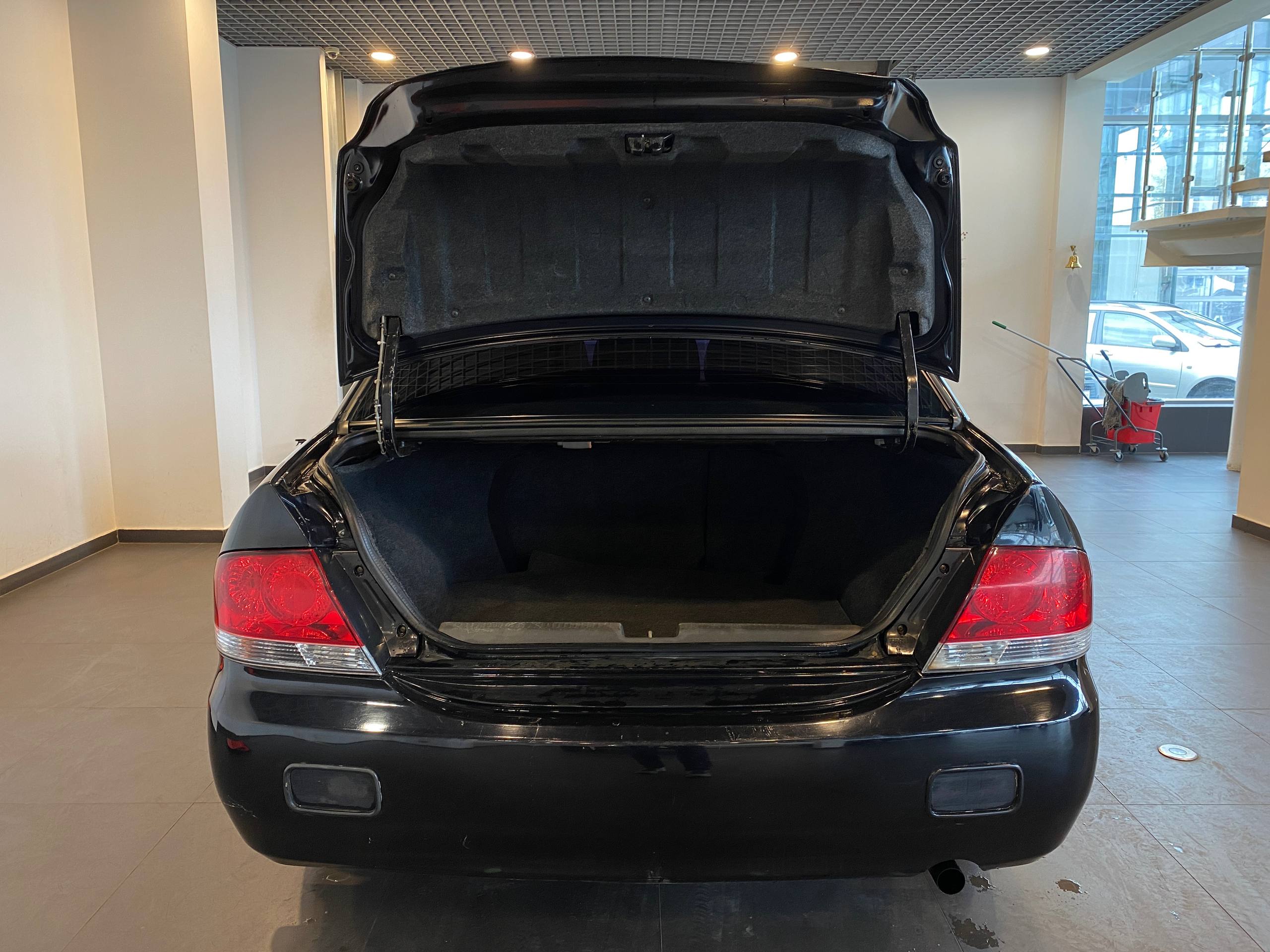 MITSUBISHI LANCER 1.6
