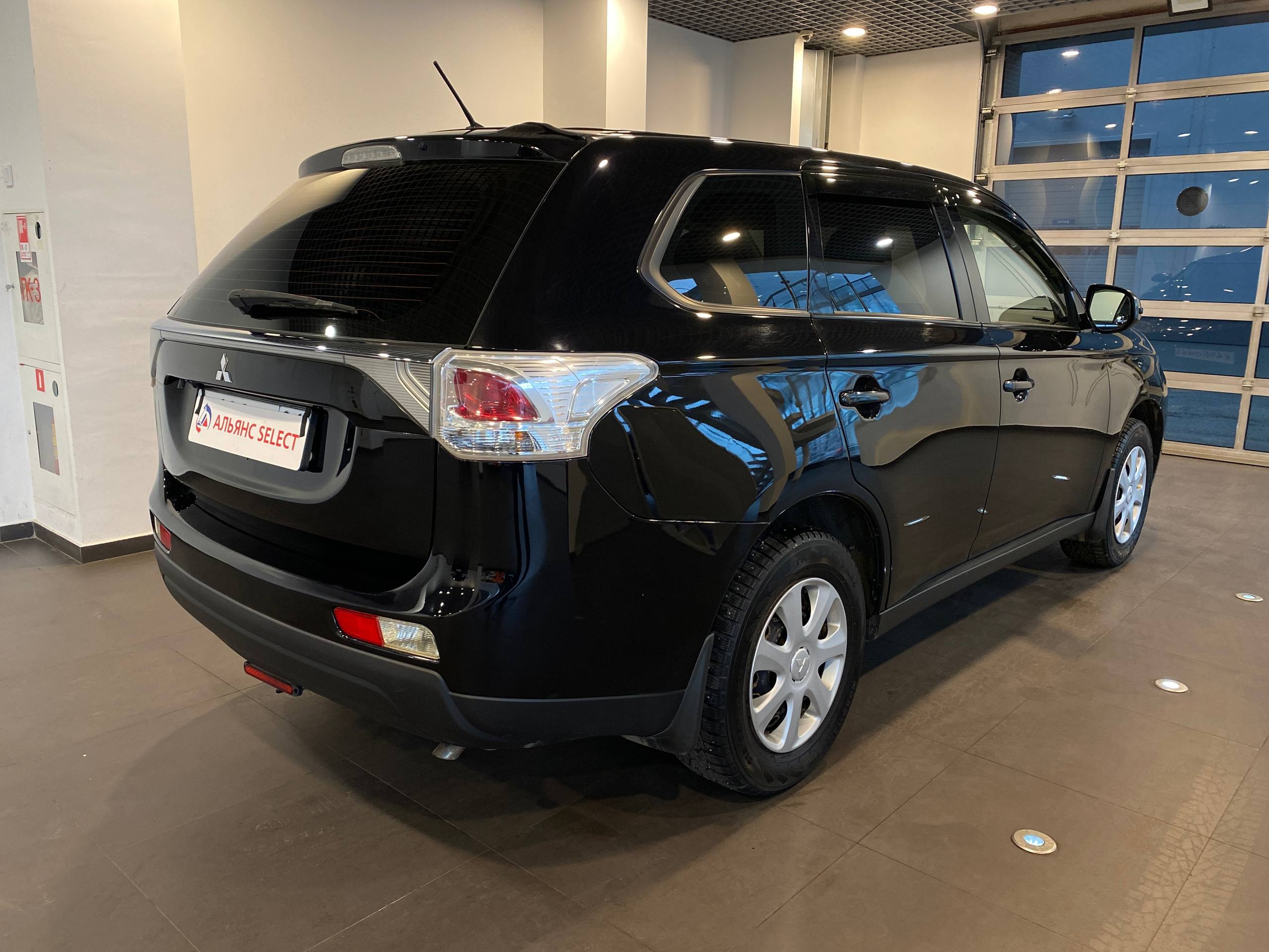 MITSUBISHI OUTLANDER