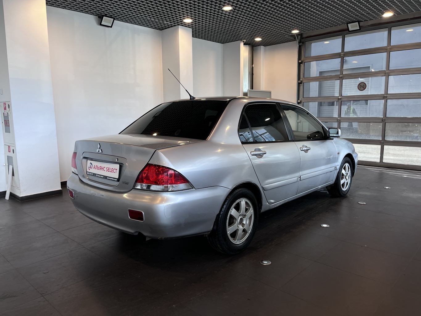 MITSUBISHI LANCER